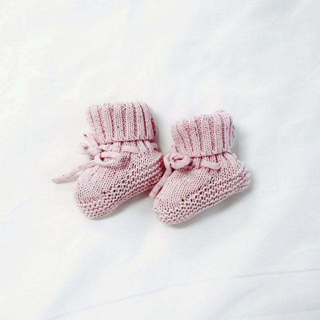 Adorable Strawberry Knit Booties for Babies - Soft & Comfortable Winter Boots for Newborns & Toddlers - Perfect for Indoor Play, Photo Shoots & Special Occasions