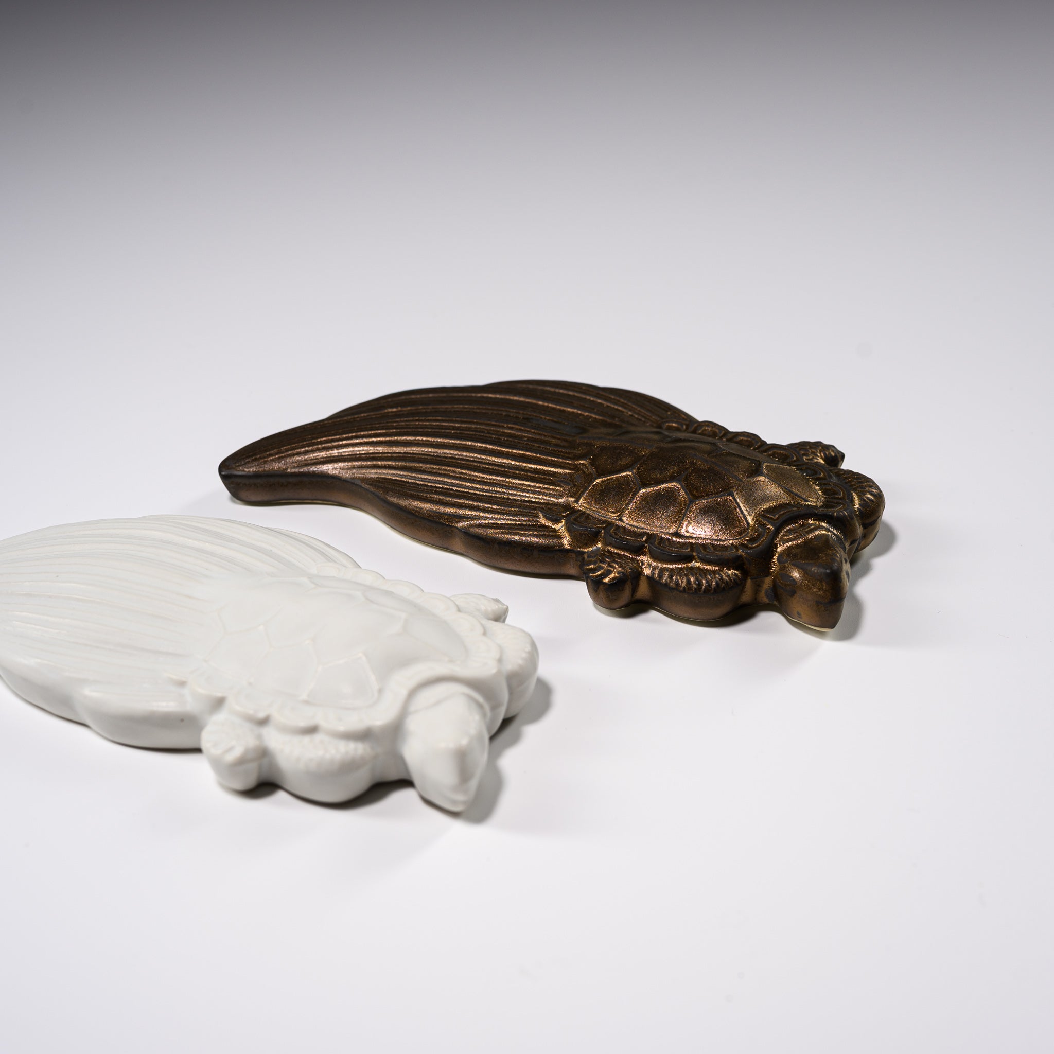 USUKIYAKI Handmade Ceramic Turtle Ornament - Large Japanese Pottery Decor for Home, Garden & Zen Spaces | Perfect for Shelf Display, Gift Giving & Feng Shui Decorations