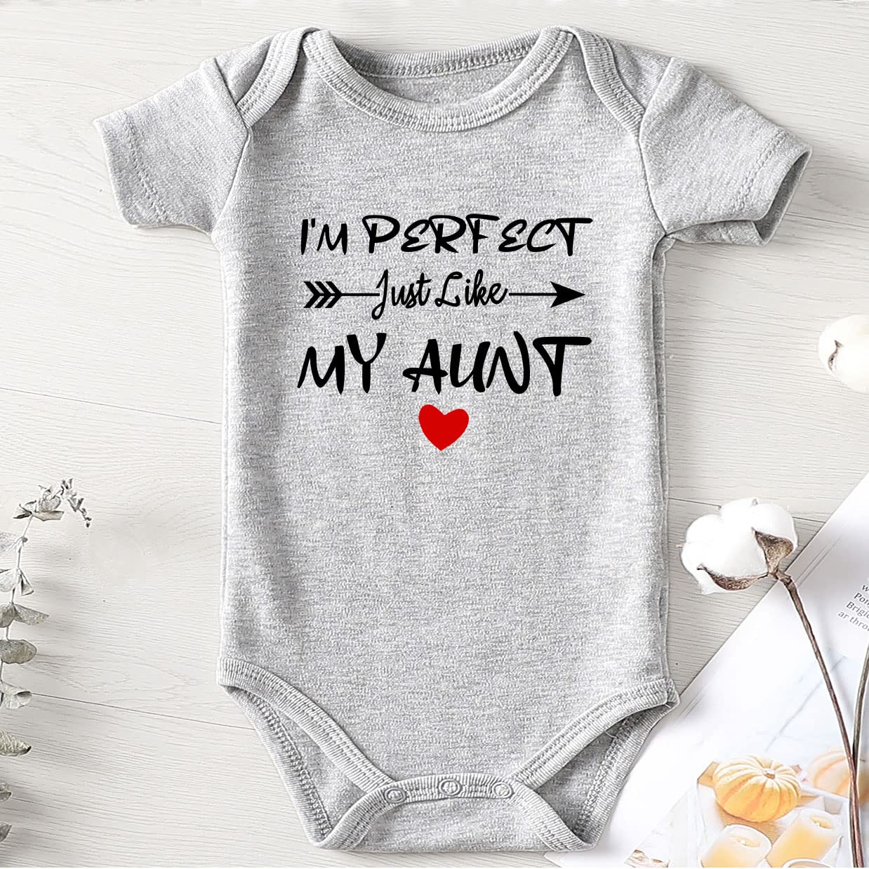 Funny Unisex Baby Bodysuit 0-3 Months - Cool Aunt & Dad Gift for Baby Boys & Girls | Perfect for Playtime, Photo Shoots & Family Gatherings