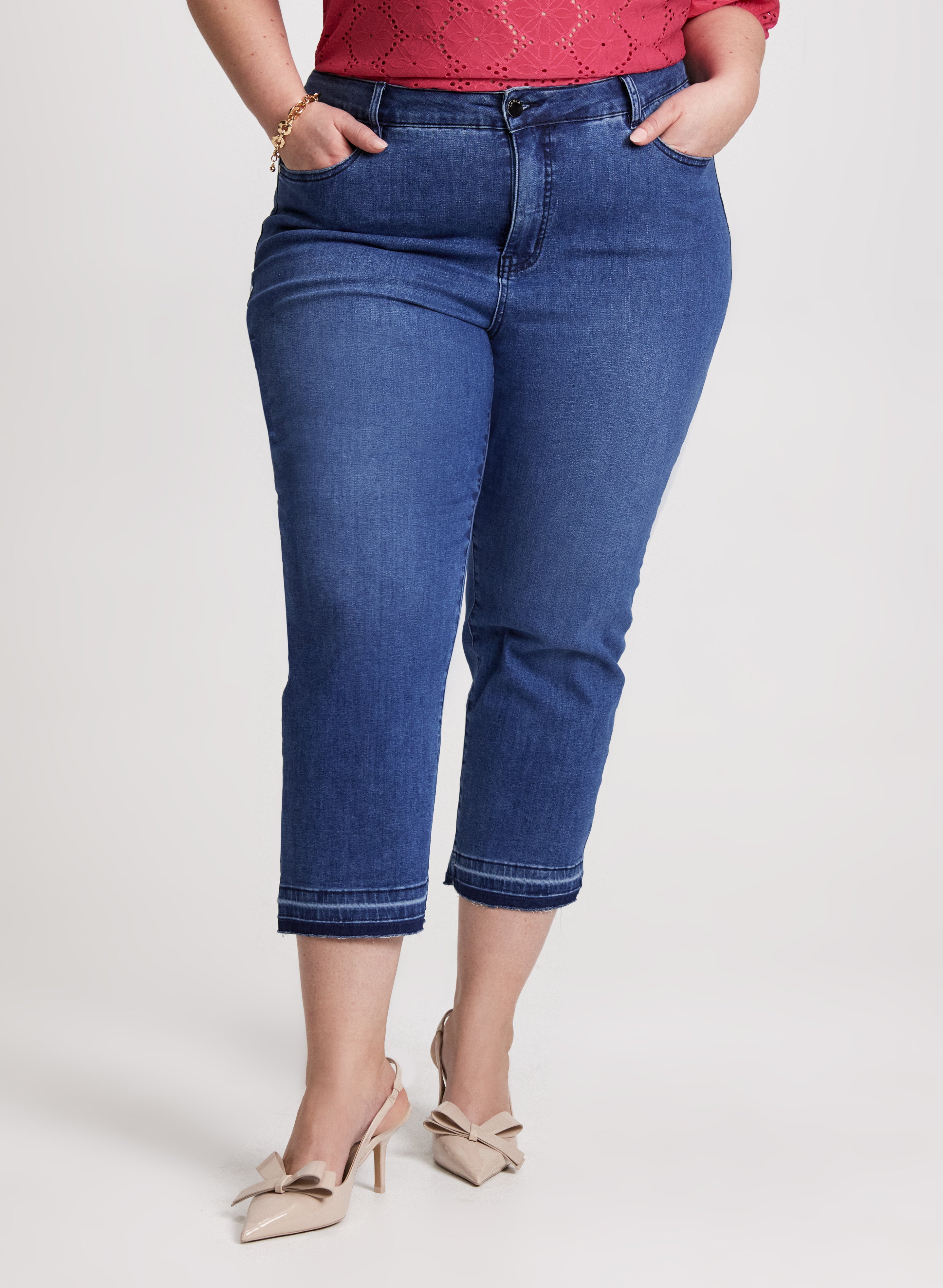 Faded Hem Capri Jeans for Women - High Waisted Stretch Denim Pants - Casual Summer Outfit for Beach, Travel & Everyday Wear