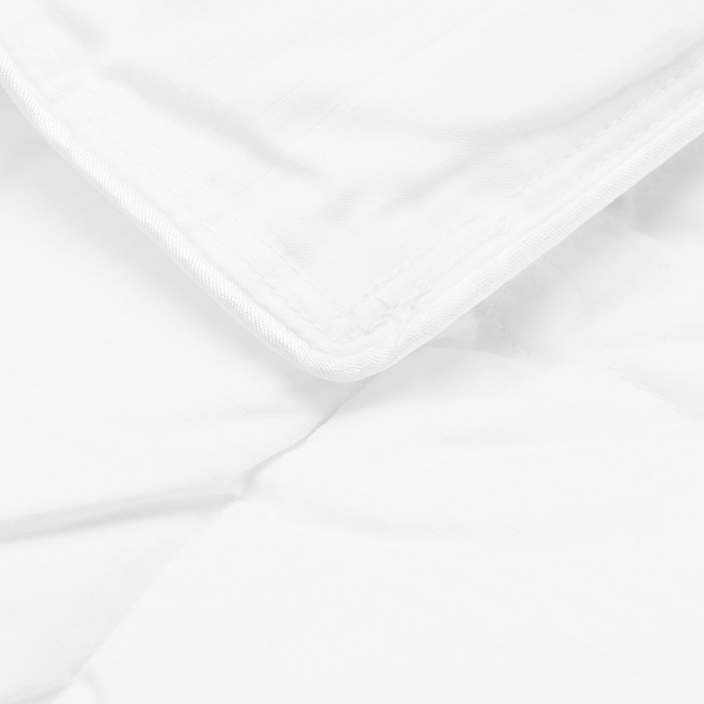 Luxury Classique 50 Collection Down & Feather Quilt - Super King Size | Premium Hypoallergenic Bedding for Master Bedrooms & Guest Rooms | Soft Warm Winter Comforter for Hotels & Upscale Homes