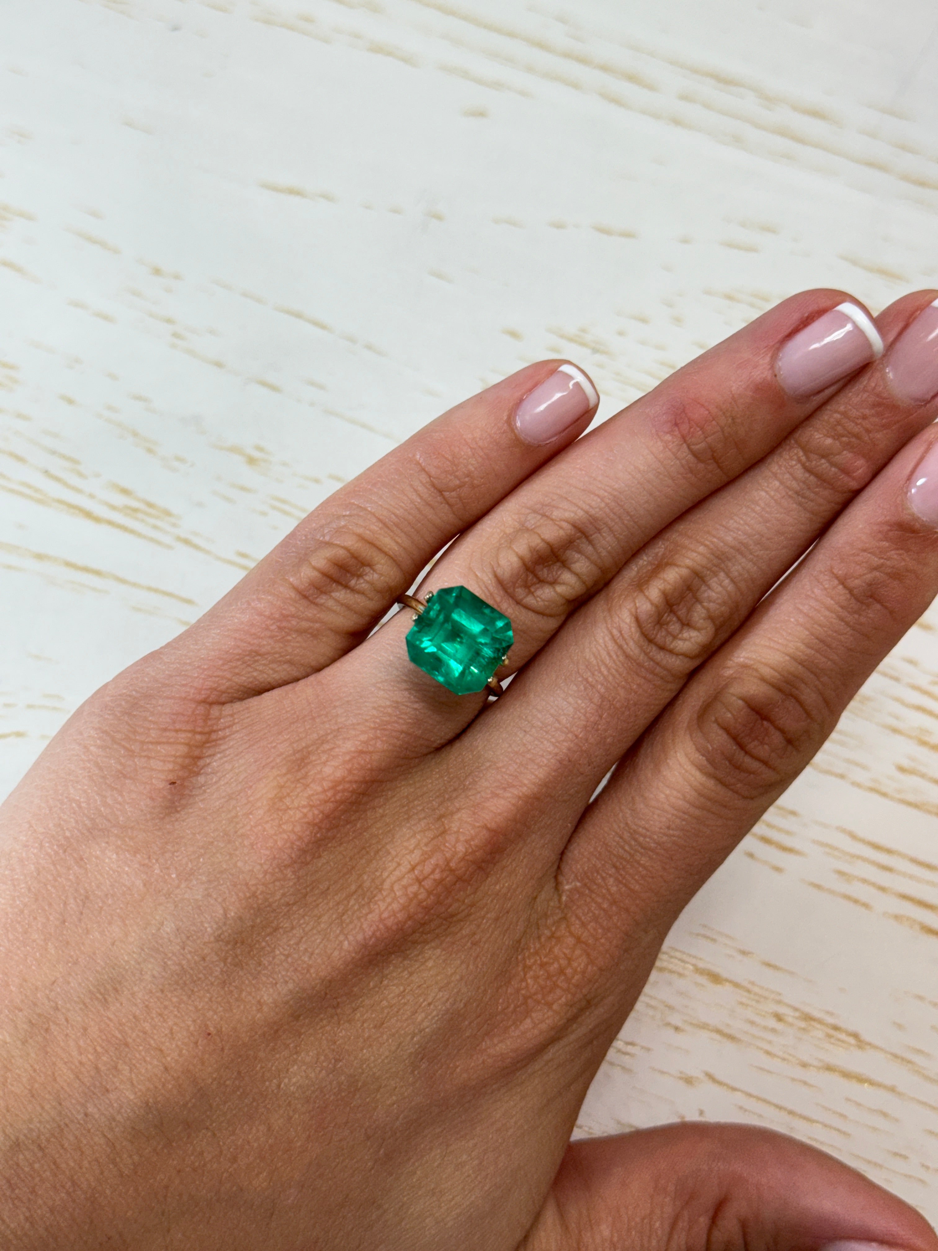 7.38 Carat Intense Bluish Green Natural Colombian Emerald Loose Gemstone - Asscher Cut 11.5x11.5mm for Jewelry Making, Engagement Rings & Luxury Collectibles
