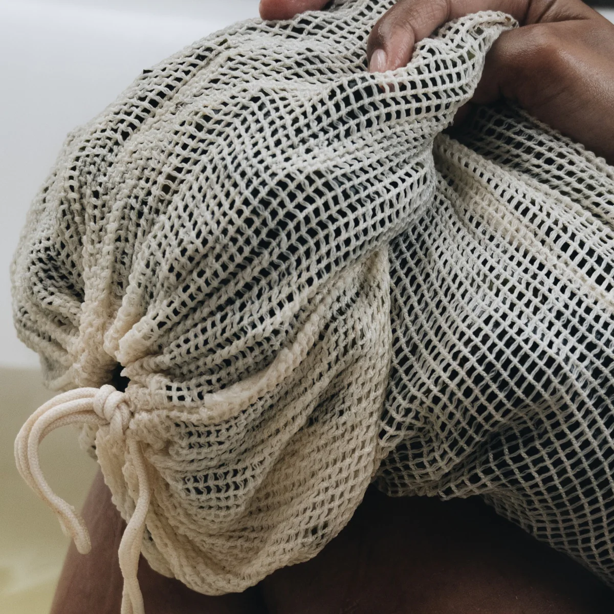 VOYA Lazy Days Organic Cotton Mesh Bag - Reusable Produce & Grocery Shopping Tote for Farmers Market, Beach & Travel