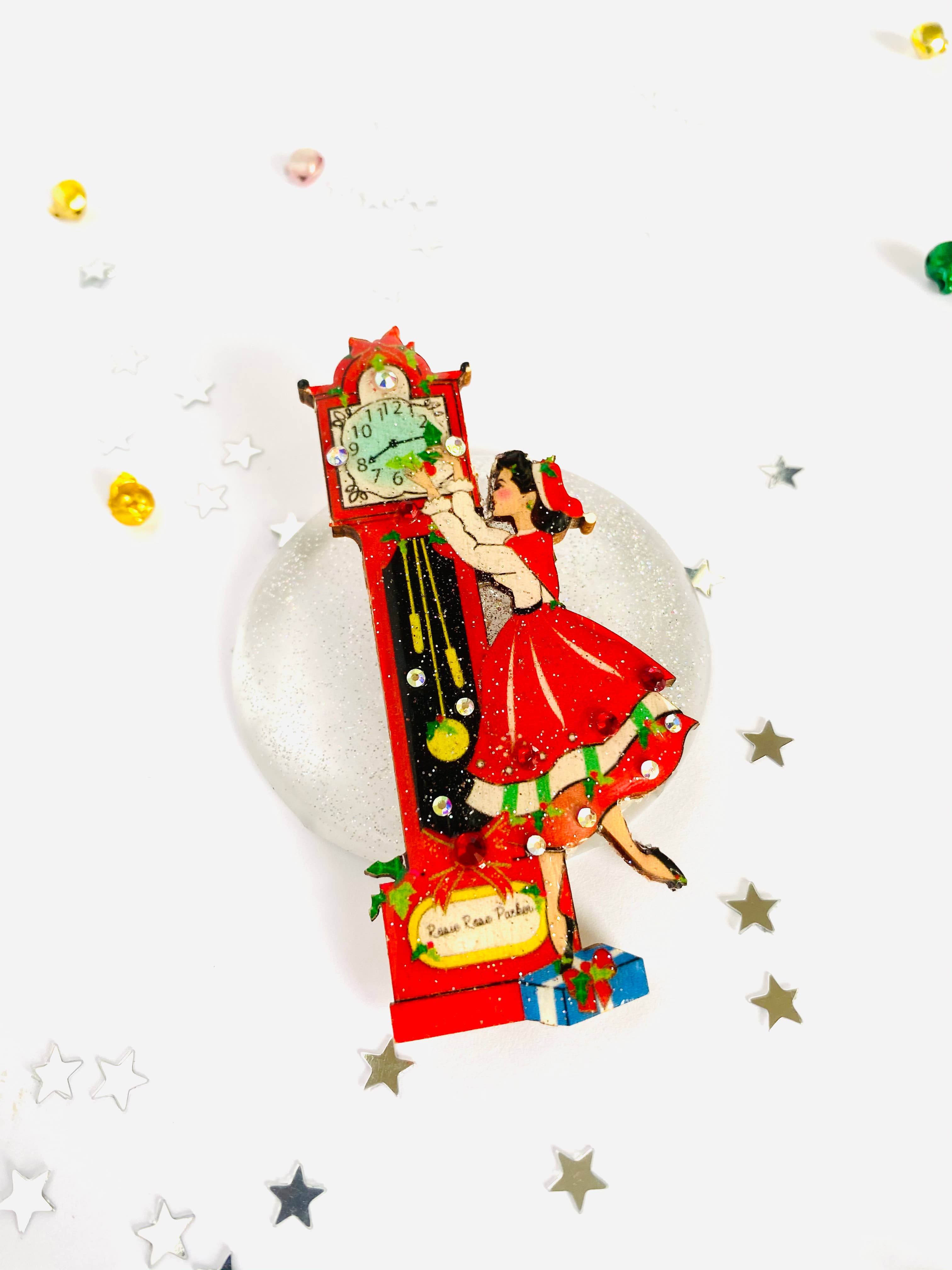Vintage Christmas Eve Grandfather Clock Brooch - Elegant Holiday Jewelry for Women | Perfect for Christmas Parties, Gift Giving & Festive Outfits