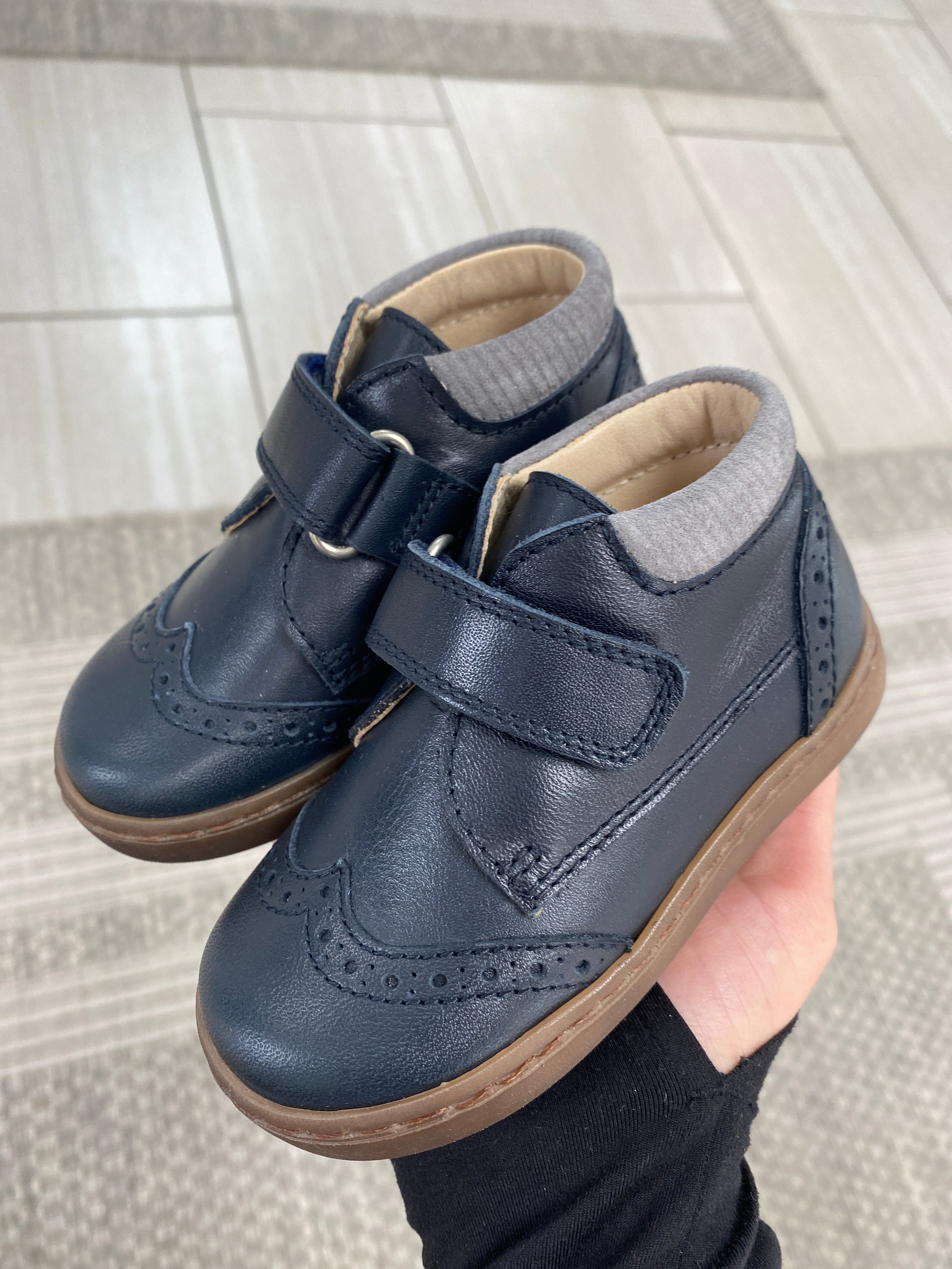 Beberlis Navy Blue Wingtip Velcro Baby Sneakers for Boys & Girls – Comfortable & Stylish First Walking Shoes for Toddlers (Ideal for Daily Wear, Outdoor Play & Special Occasions)