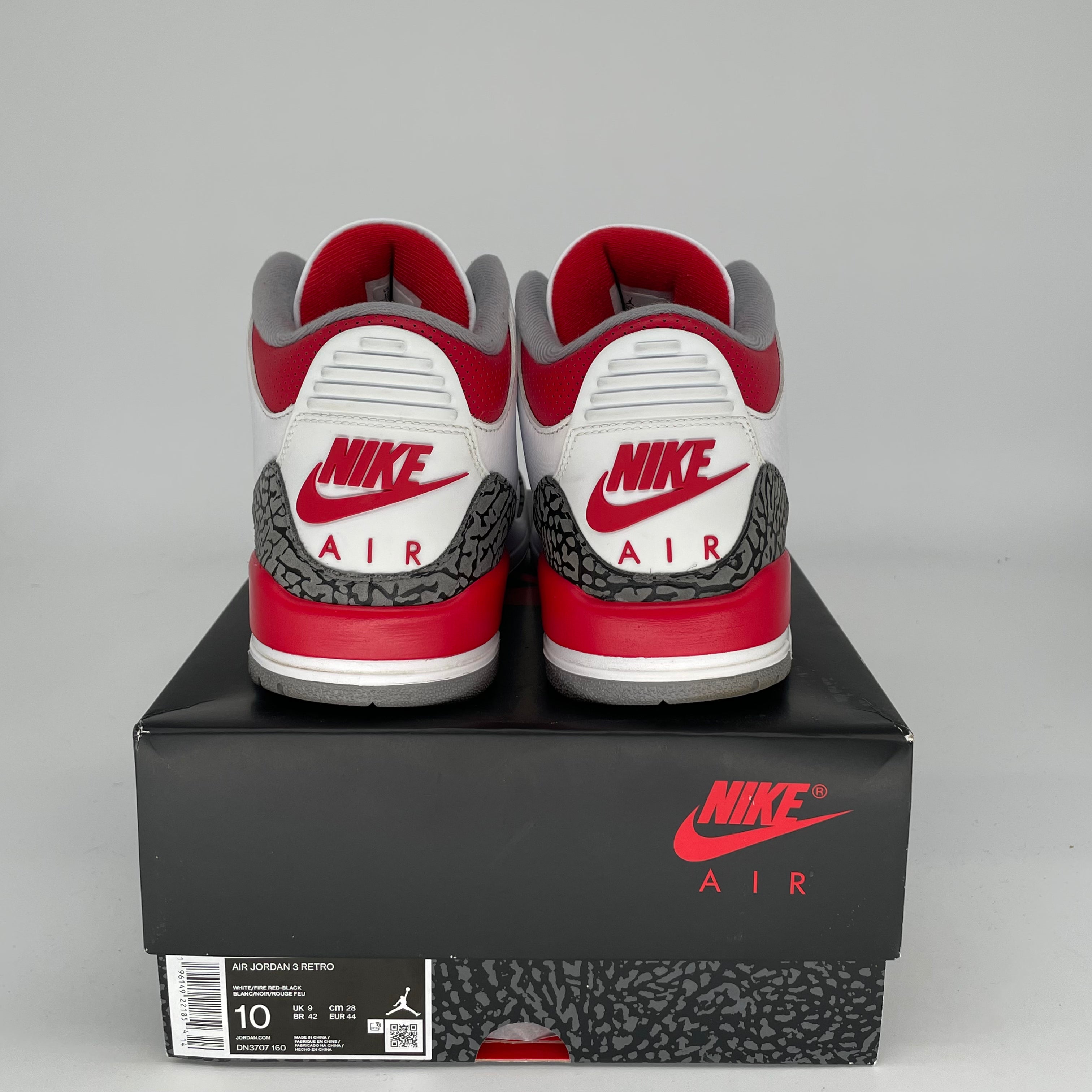 AIR JORDAN 3 Retro Fire Red Sneakers - Men's Size 10 & Women's Size 11.5W (DN3707-160) - Basketball Shoes for Streetwear & Casual Outfits