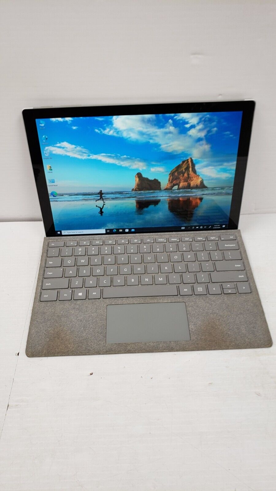 Microsoft Surface Laptop 1796 - 13.5