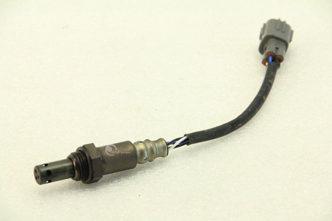 Toyota 89465-60250 Oxygen Sensor - Compatible with Select Toyota Models | High-Performance O2 Sensor for Improved Fuel Efficiency & Emissions Control | Perfect for Engine Diagnostics & Performance Tuning
