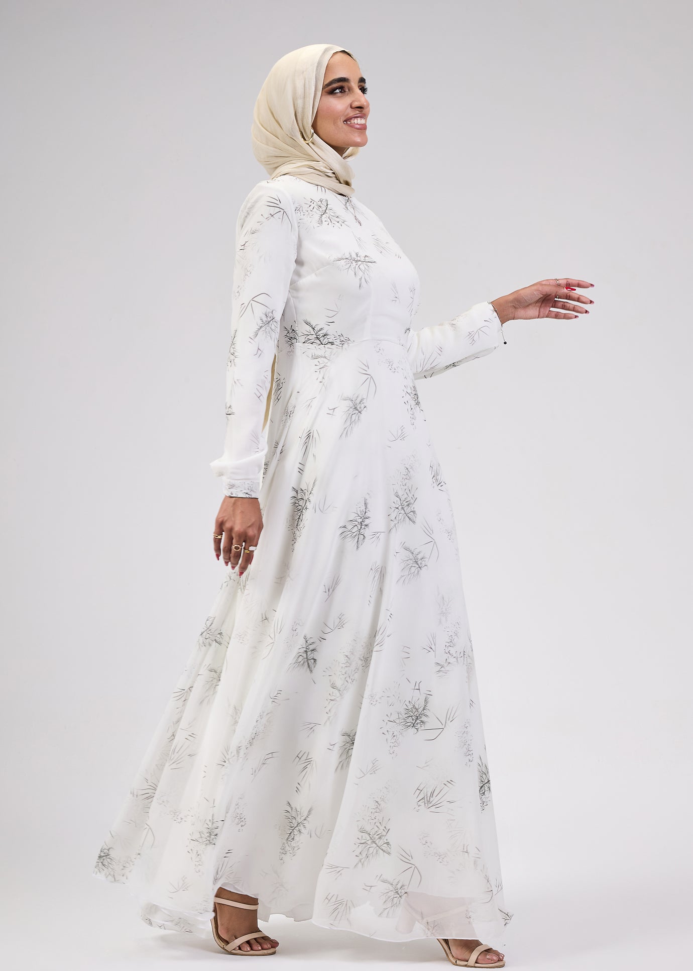 Zayneb Elegant Ivory Chiffon Maxi Dress with Floral Print - Women's Summer Beach Wedding Party Gown - Perfect for Bridal Shower, Vacation & Formal Events