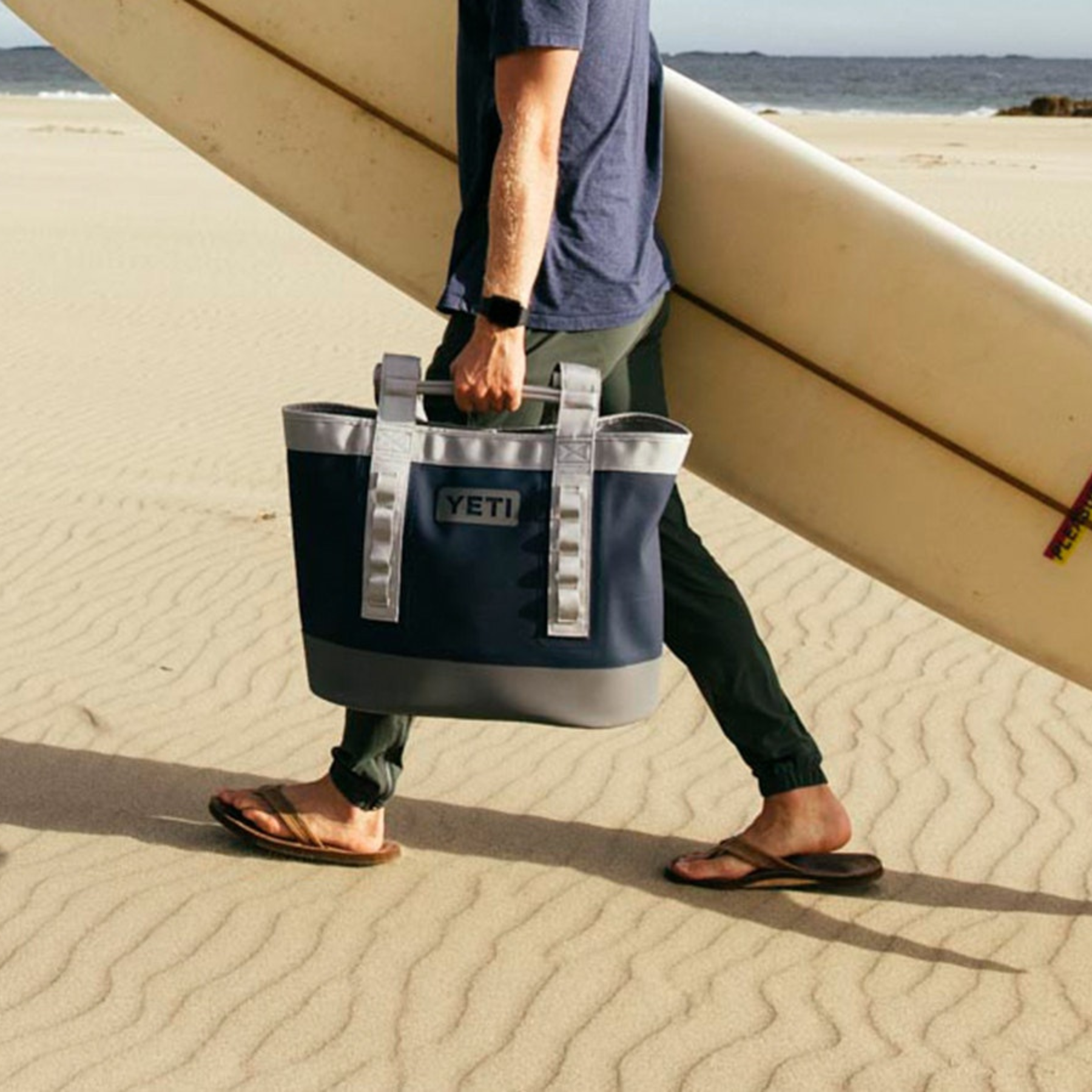 Yeti Camino Carryall Tote 2.0 - Premium Insulated Beach Tote Bag in Navy Blue for Women & Men - Perfect for Groceries, Picnics, Beach Trips & Travel Accessories