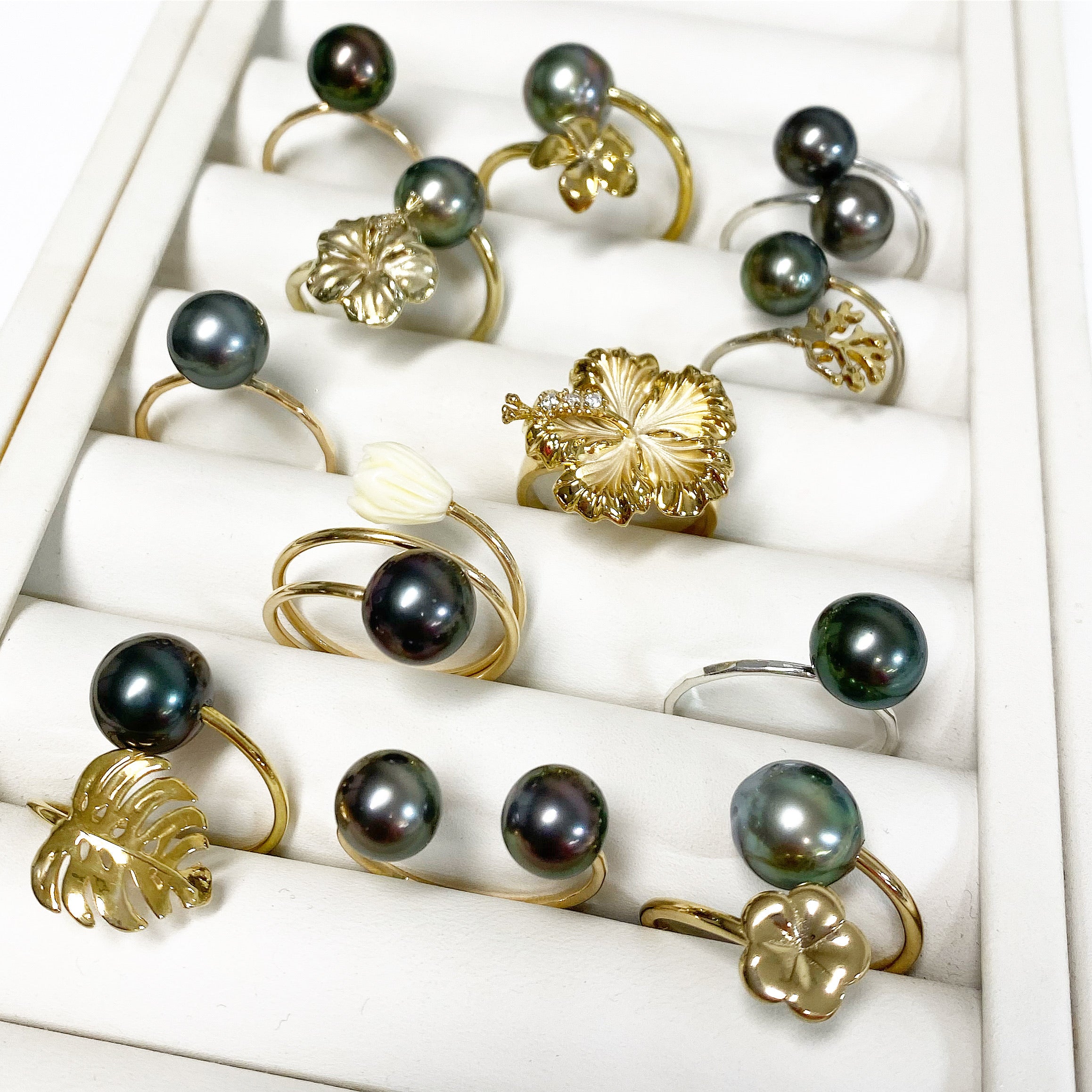 Elegant Small Plumeria Flower Ring with Tahitian Pearl - Perfect for Beach Weddings, Summer Parties & Boho Fashion (R207)