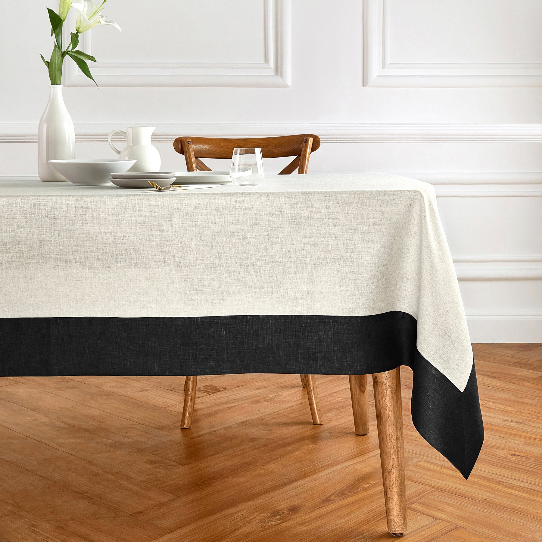 Stylish Contempo Tablecloth - Waterproof & Wrinkle-Free - Perfect for Dining, Parties & Home Decor