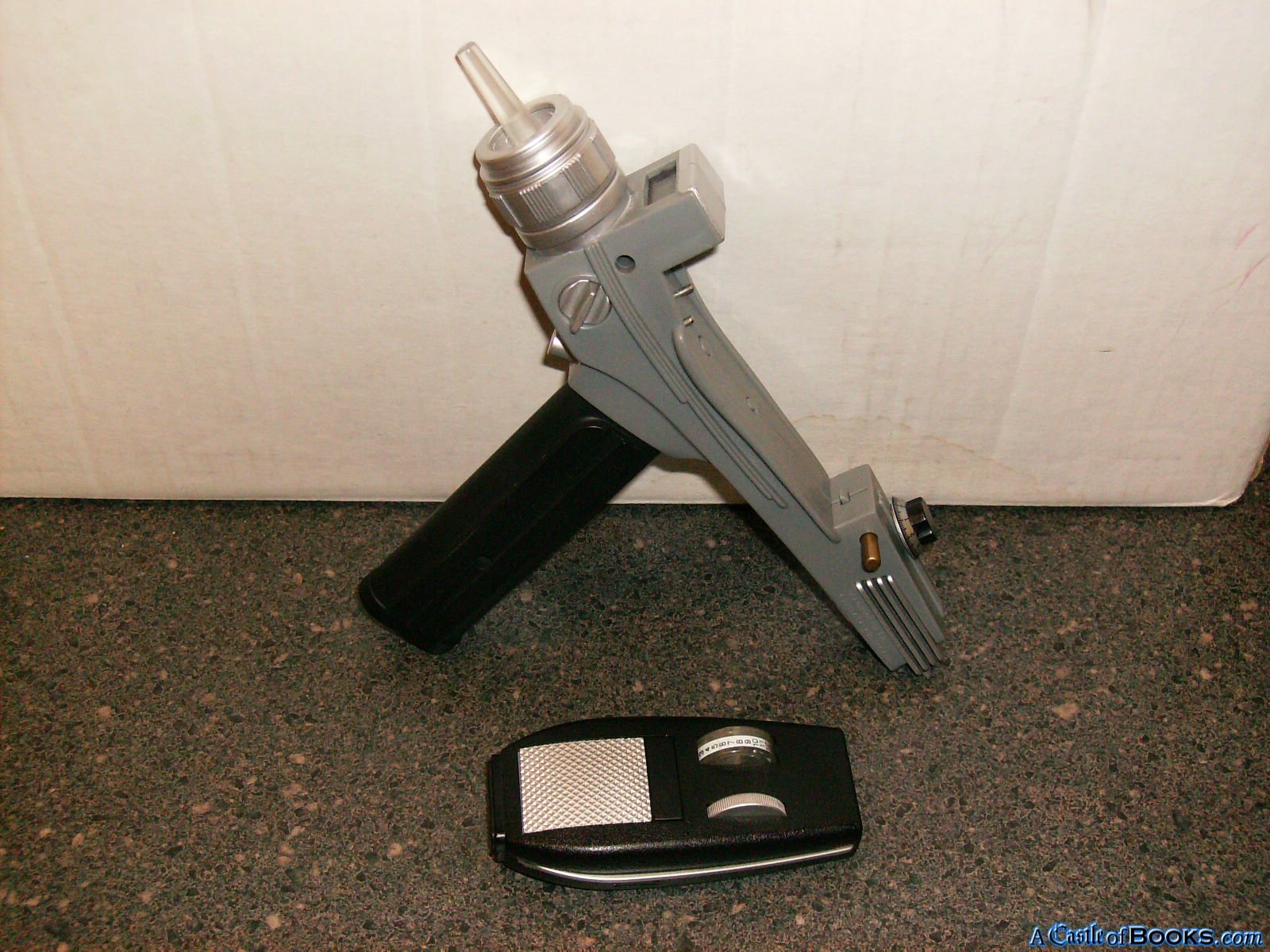 Star Trek Classic Role Play Phaser Toy - Authentic Replica for Kids & Collectors - Perfect for Cosplay, Halloween Costumes & Sci-Fi Themed Parties