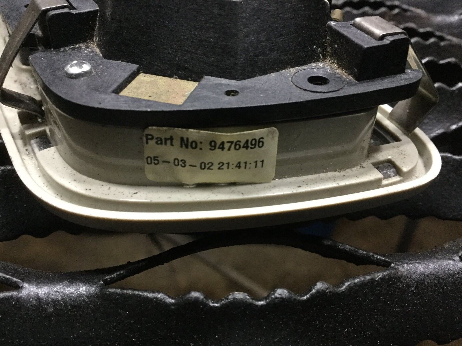 Volvo S60 Overhead Dome Light Lamp OEM 9178936 - Replacement Interior Light for 2001-2009 Models - Perfect for Night Driving and Cabin Illumination