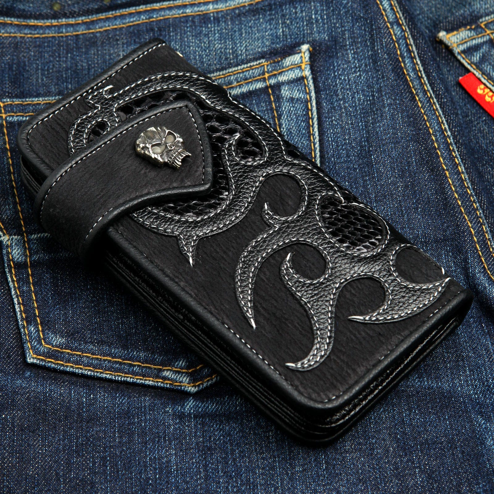 Genuine Black Leather Biker Wallet with Tribal Skull Snap - Stylish & Durable Motorcycle Wallet for Men - Perfect for Bikers, Riders & Outdoor Enthusiasts