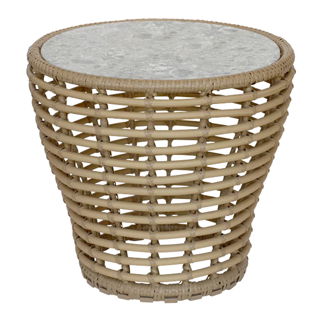 Outdoor Wicker Coffee Table - Small Round Basket Weave Side Table for Patio, Garden, or Balcony - Perfect for Relaxing with Coffee or Drinks