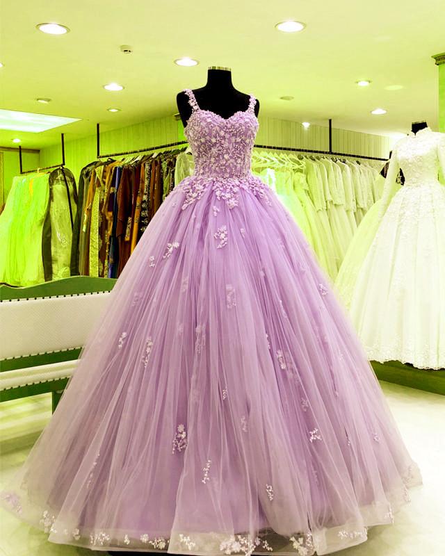 Elegant Beaded Lace Sweetheart Ball Gown Quinceanera Dress for Prom, Wedding & Special Occasions | Perfect for Sweet 16, Debutante & Formal Events