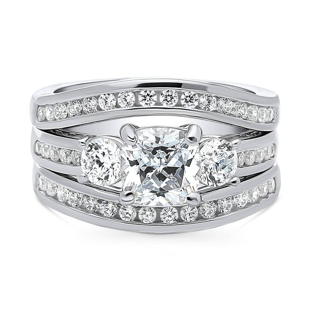 BERRICLE Sterling Silver 3-Stone Wedding & Engagement Ring Set - 1.5 Carat Cushion Cut Cubic Zirconia CZ for Women - Rhodium Plated Size 4-10 - Perfect for Proposals, Anniversaries & Special Occasions