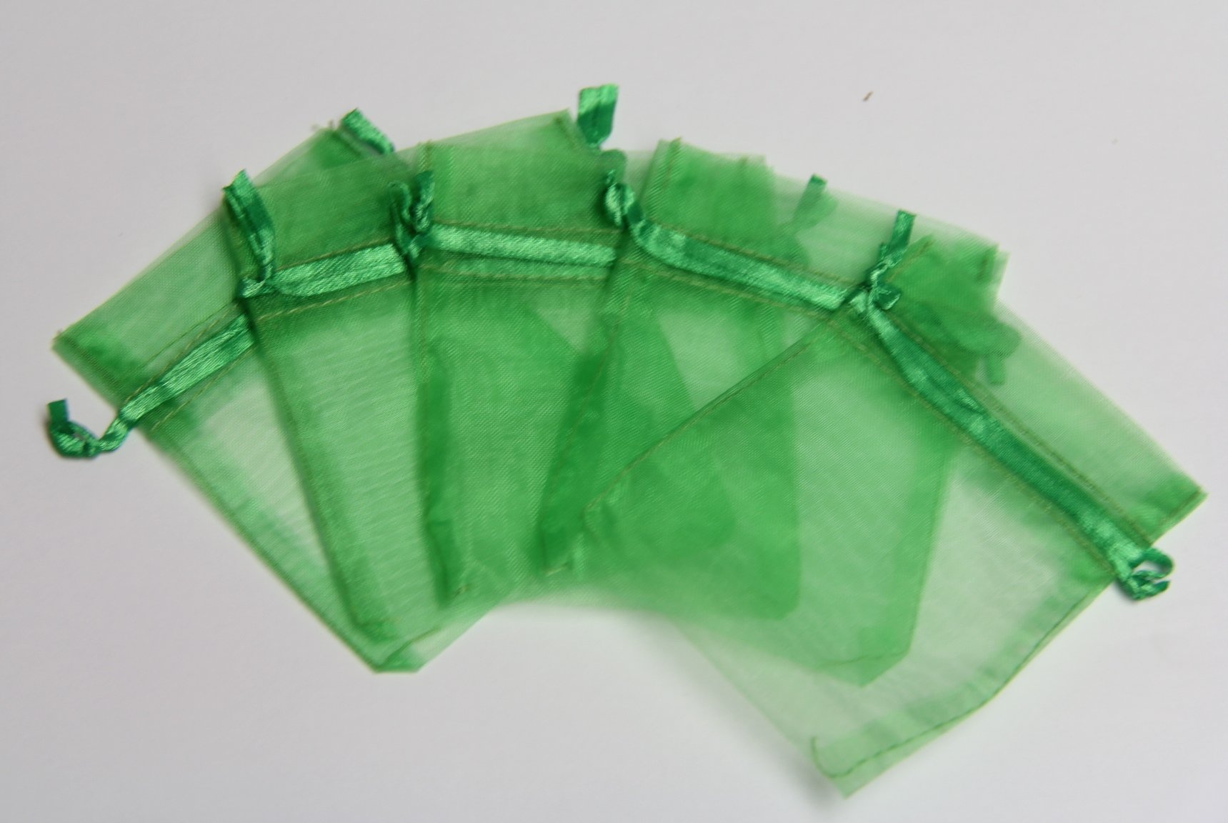 48 Pack 4x5 Inch Apple Green Organza Drawstring Gift Bags - Perfect for Wedding Favors, Party Gifts, Jewelry Packaging & Bridesmaid Proposals