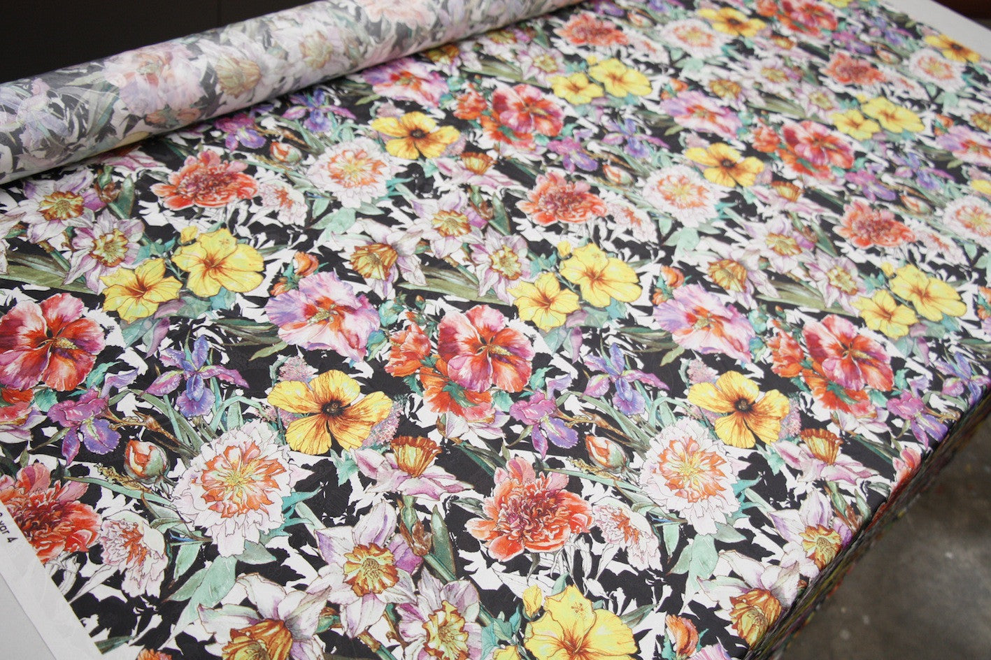 Calita Seta - Premium Silk Scarf for Women | Elegant Fashion Accessory for Parties, Weddings & Special Occasions
