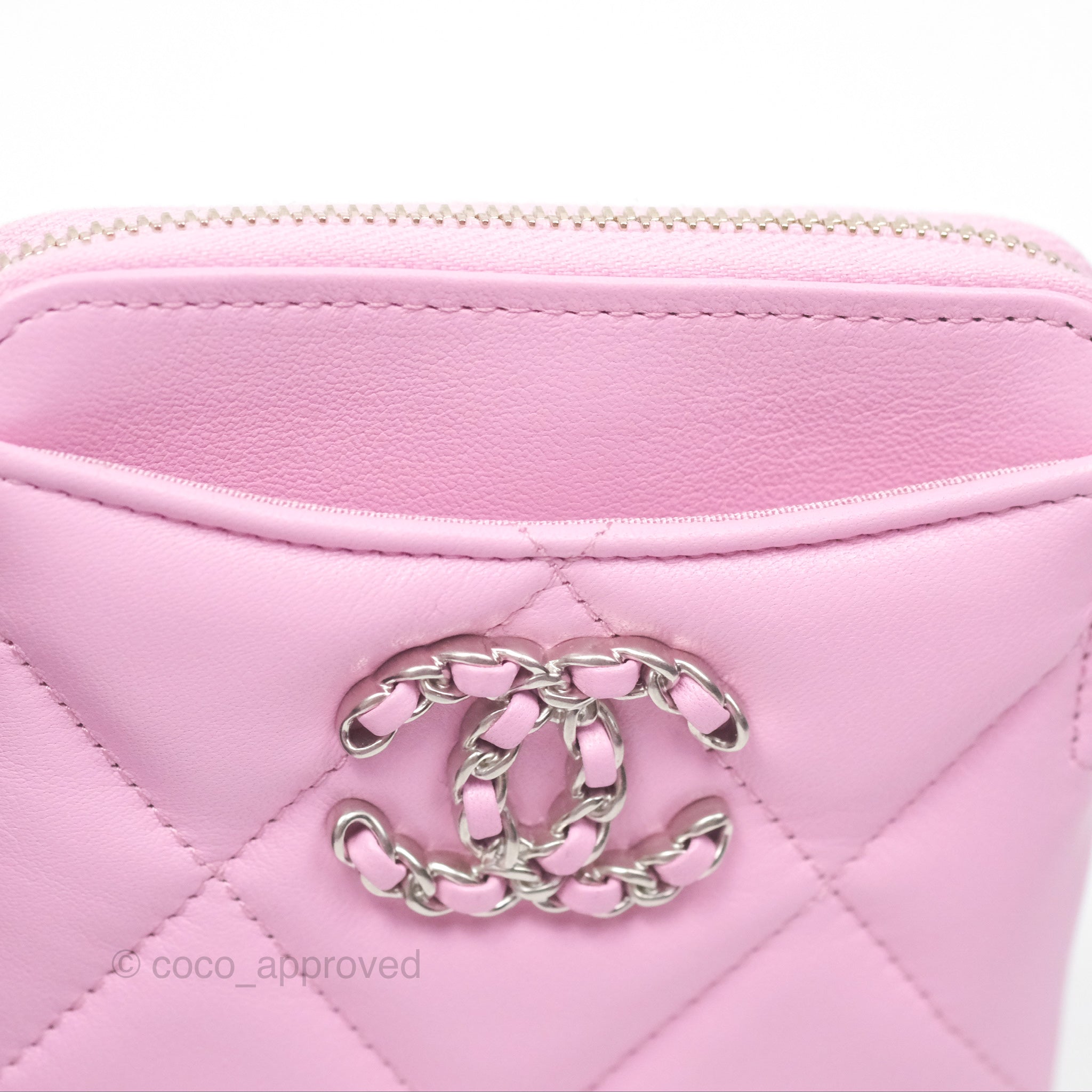 Chanel 19 Zipped Coin Purse & Card Holder in Pink Lambskin Leather - Luxury Wallet for Women, Perfect for Everyday Use & Gift Giving