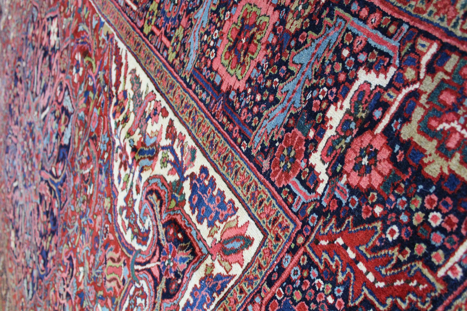 Antique Ahar Heriz Handwoven Traditional Persian Rug JF8015 - Perfect for Living Room, Bedroom & Home Decor