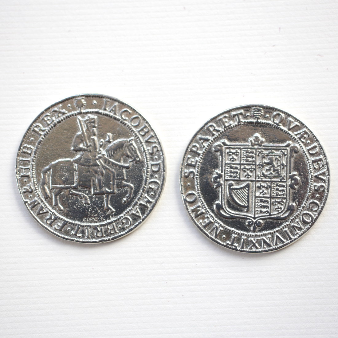 Authentic Replica James I Crown Coin - Circa 1610 British Gold Sovereign - Rare Collectible for Coin Enthusiasts & History Buffs - Perfect for Display, Gifts & Historical Collections