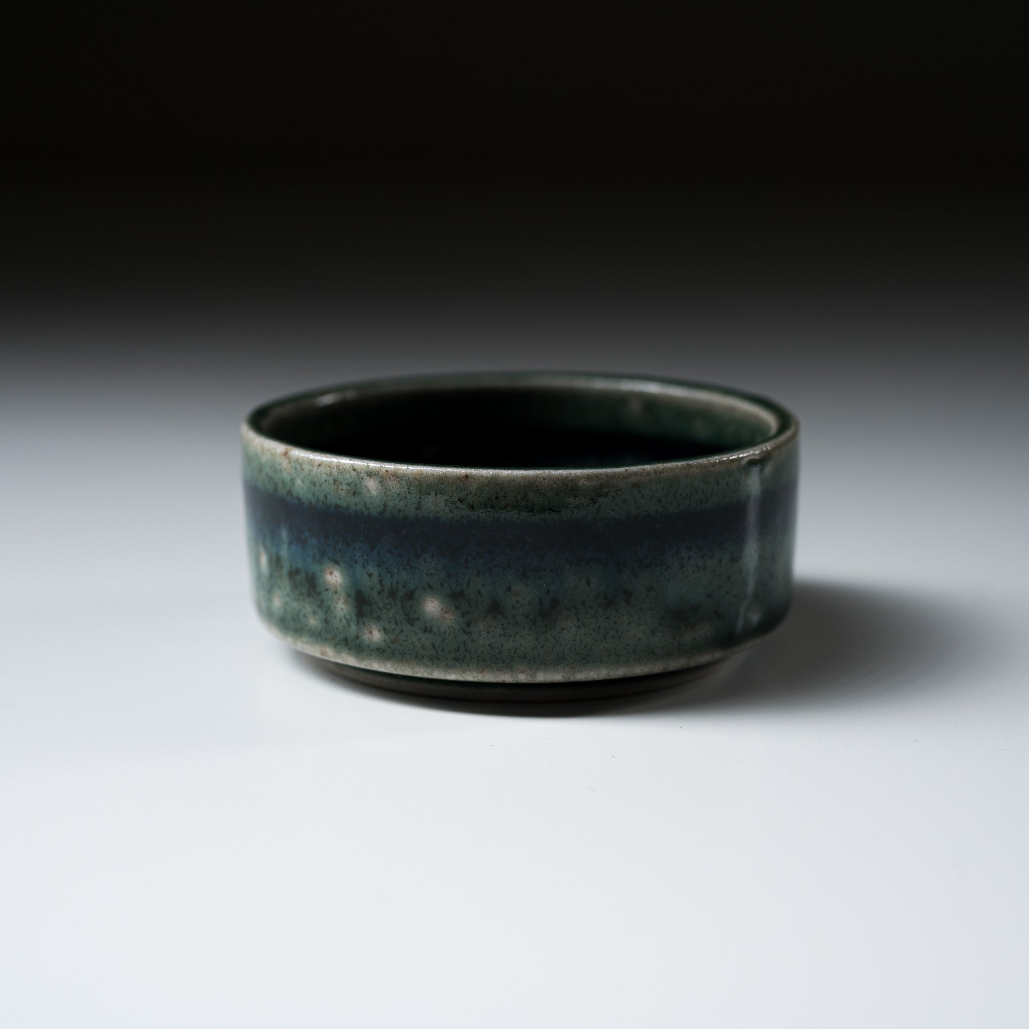 Handcrafted Mino Ware Small Side Dish Bowl for Seaweed - Authentic Japanese Ceramic Appetizer Plate for Sushi, Salads & Snacks | Perfect for Home Dining & Restaurant Use