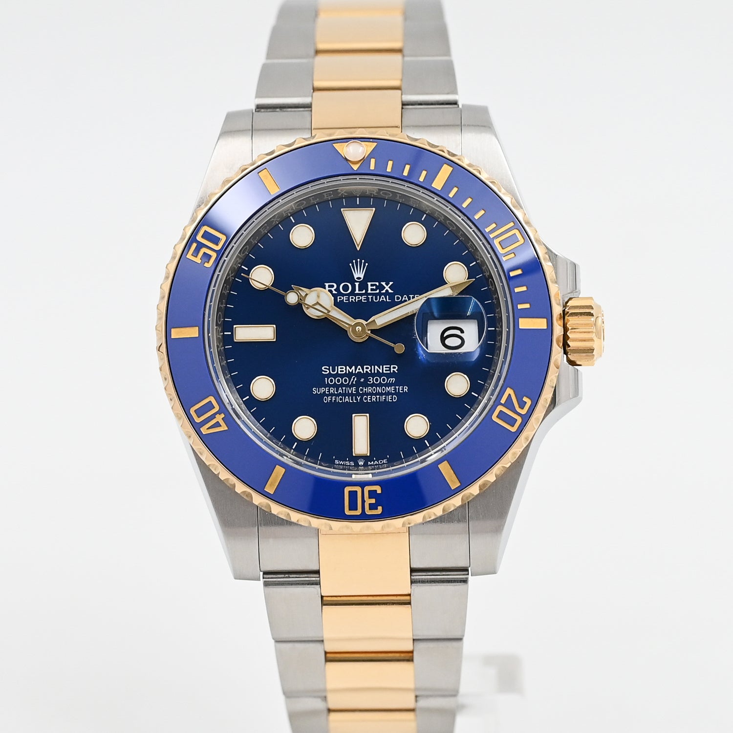 Rolex Submariner Date 41mm Stainless Steel Watch 2021 Model - Luxury Diving Timepiece for Men, Perfect for Professional Divers & Everyday Wear
