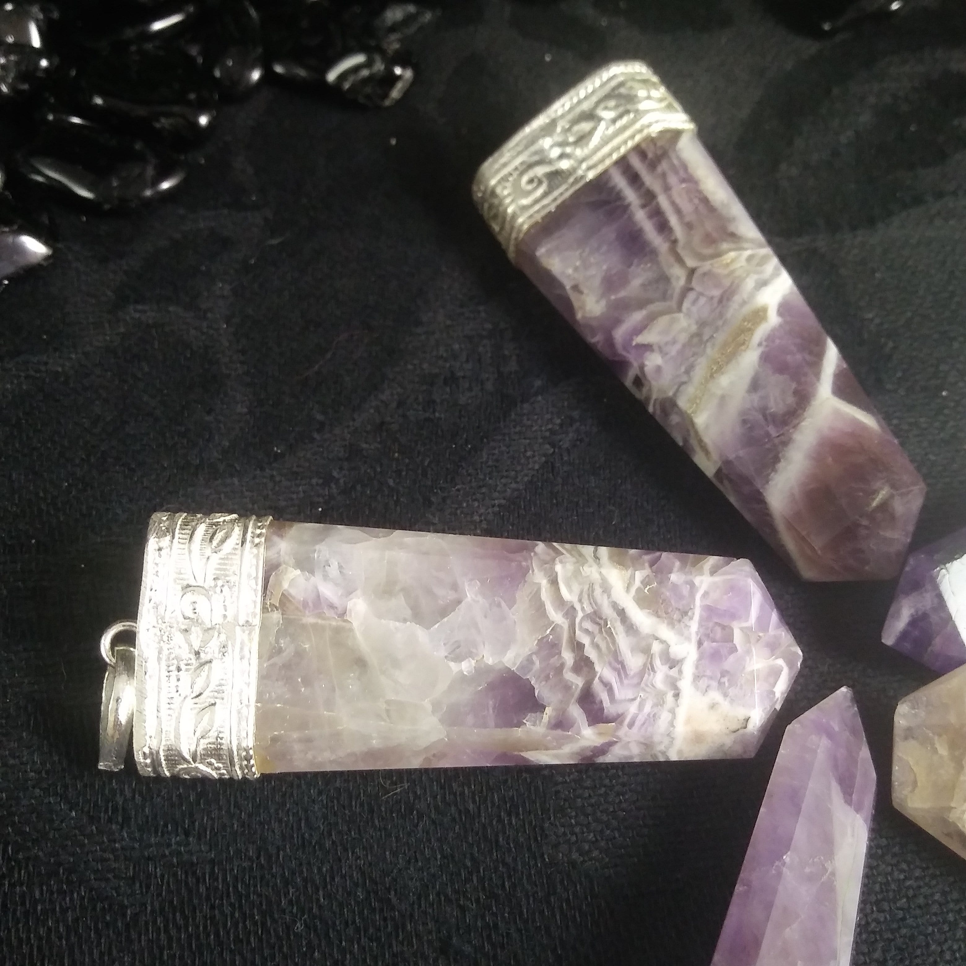 Chevron Amethyst Chakra Pendant Necklace - Natural Healing Crystal Jewelry for Meditation, Energy Balance & Spiritual Protection - Perfect for Yoga, Reiki & Mindfulness Practices