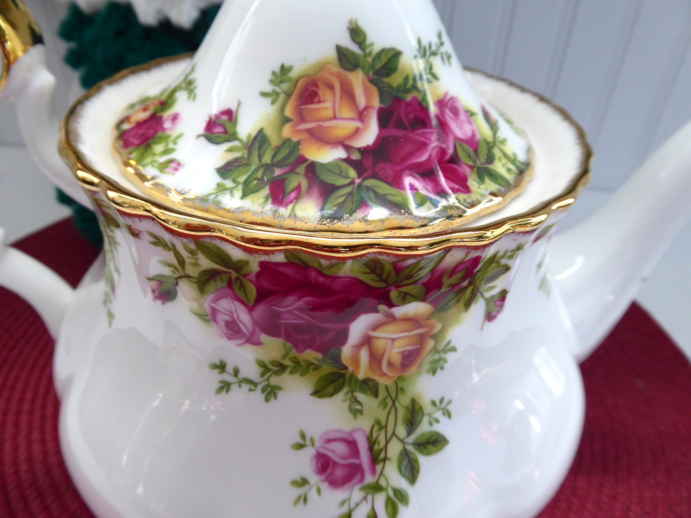 Vintage Royal Albert Old Country Roses Large Teapot - 48oz English Porcelain Teapot (1974-1992) | Perfect for Afternoon Tea, Bridal Showers & Collectible Display