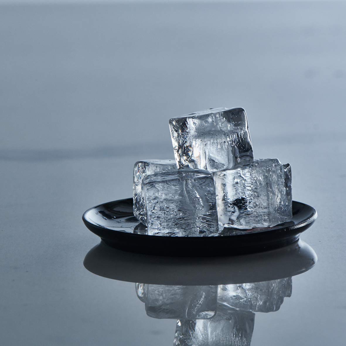 Premium Silicone Ice Cube Tray - Makes 12 Large 1.6x1.6 Inch Cubes | German Design | BPA-Free & Flexible | Perfect for Cocktails, Iced Coffee & Home Bars