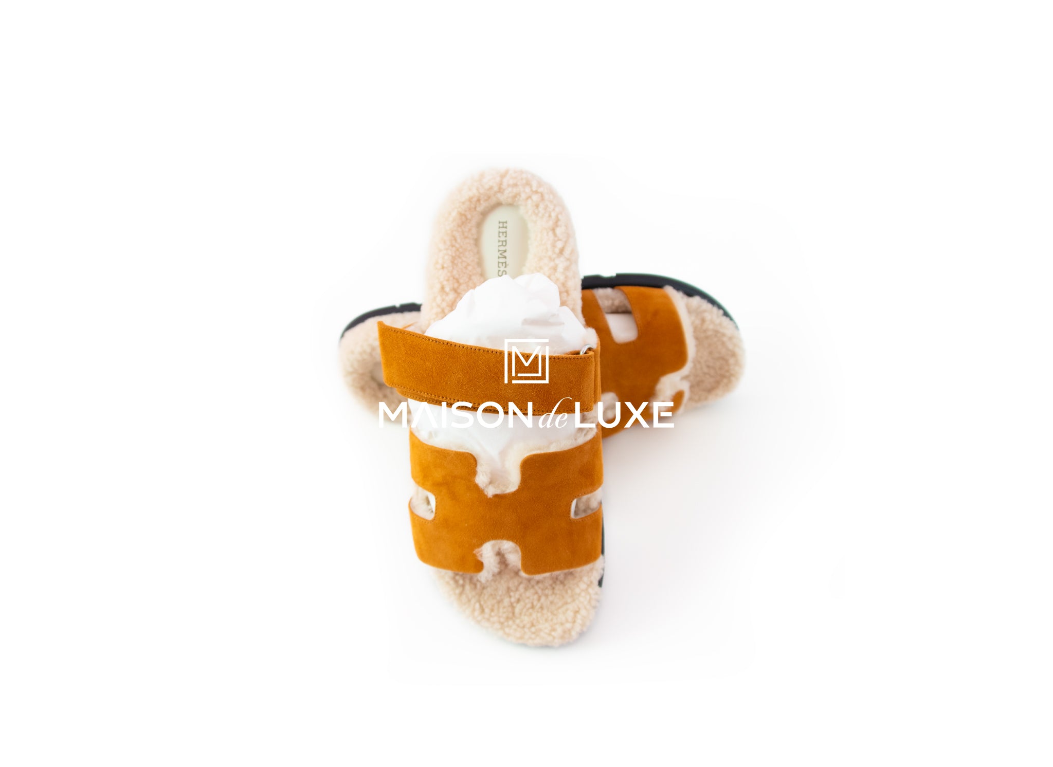Hermes Men's Beige Kraft Shearling Chypre Sandal Size 43.5 - Luxurious Comfort for Casual Outings & Travel