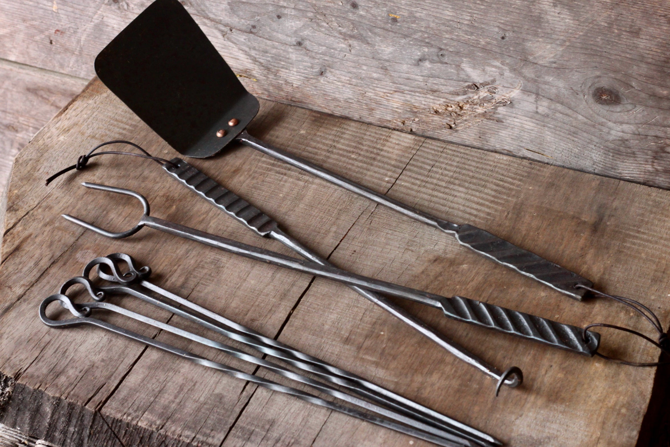 Premium Pigtail Meat Flipper - Heavy Duty BBQ Grill Turner with Ergonomic Non-Slip Handle - Perfect for Grilling Steaks, Burgers & Seafood at Backyard BBQs & Outdoor Cooking