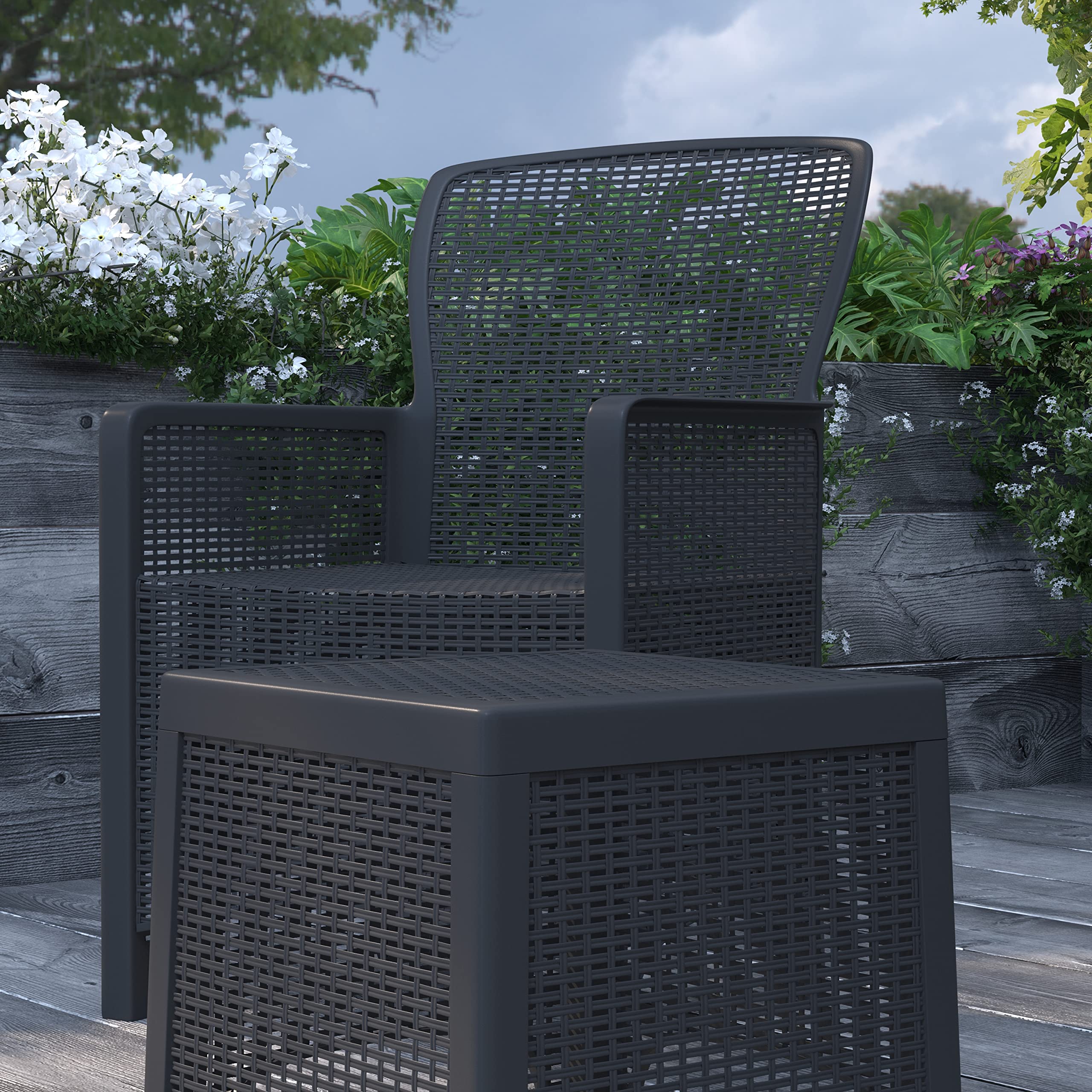 Merrick Lane Lanai 3-Piece Outdoor Furniture Set - Dark Gray Faux Rattan Lounge Chairs with Matching Side Table - Durable Resin Wicker Patio Set for Poolside, Garden or Backyard Relaxation
