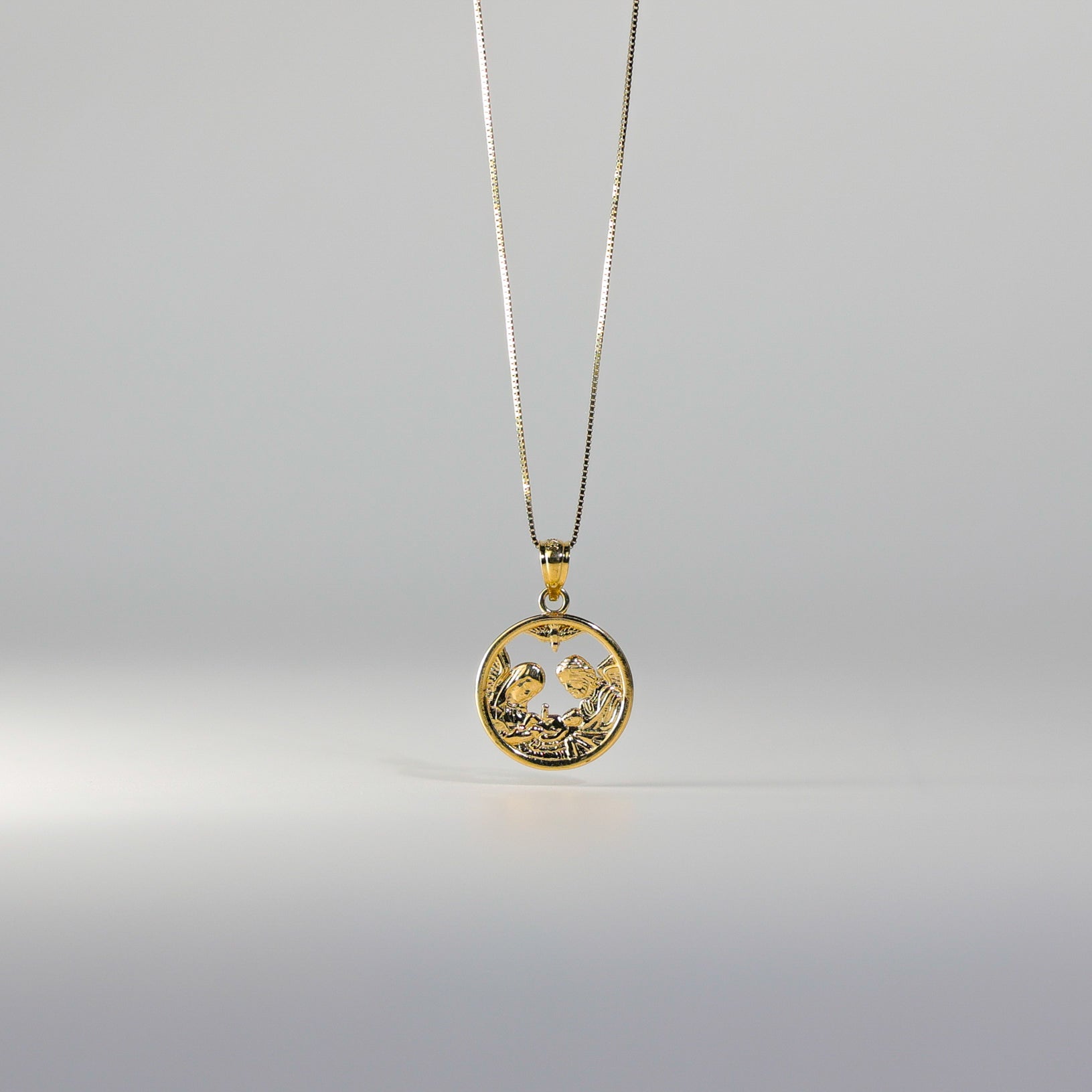 24K Gold Plated Baptism Round Medal - Religious Pendant for Christening Gifts & First Communion Jewelry - Perfect for Baby Baptism, Religious Ceremonies & Faith-Based Occasions