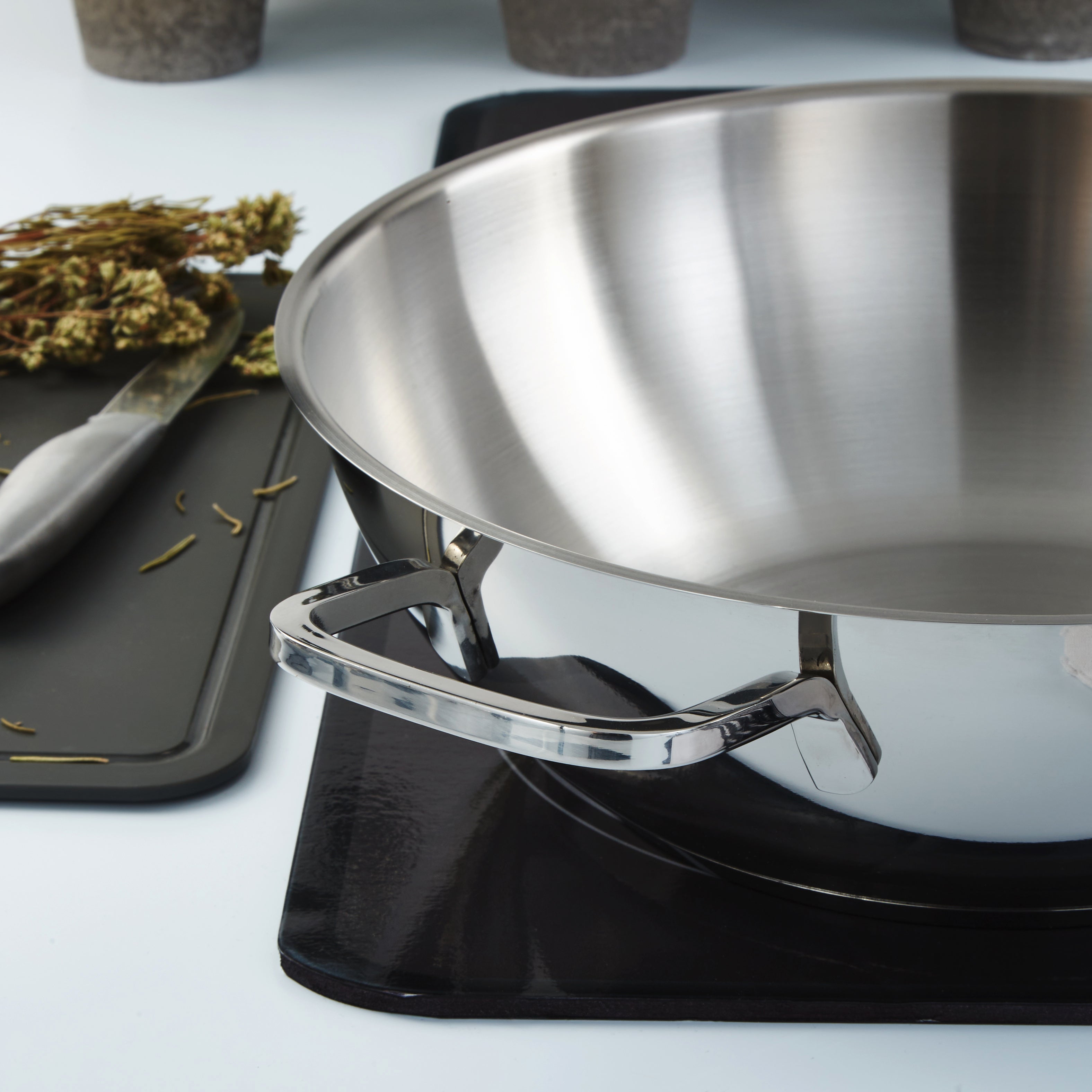 BergHOFF DiNA Helix 2-Piece Recycled 18/10 Stainless Steel Stir Fry Cookware Set - Nonstick Wok Pan & Spatula for Healthy Cooking, Stir Frying, Sautéing Vegetables & Asian Dishes