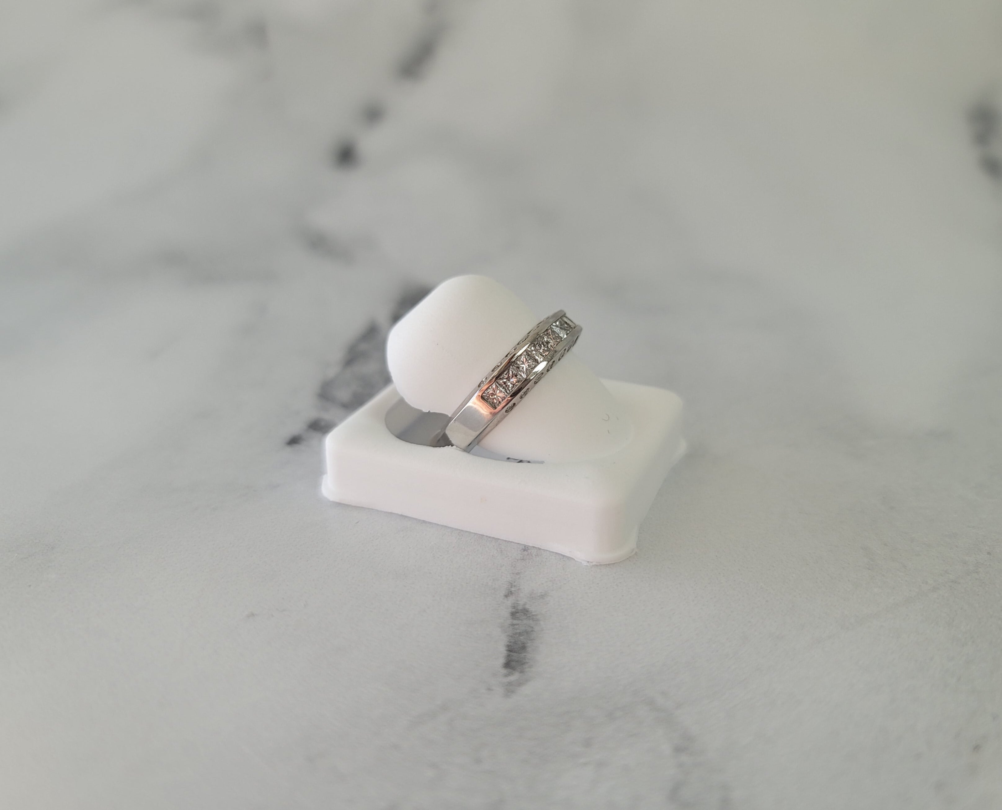 1 Carat Princess Cut Diamond Ring - 14K White Gold Wedding Band for Women, Perfect for Engagement, Anniversary & Special Occasions