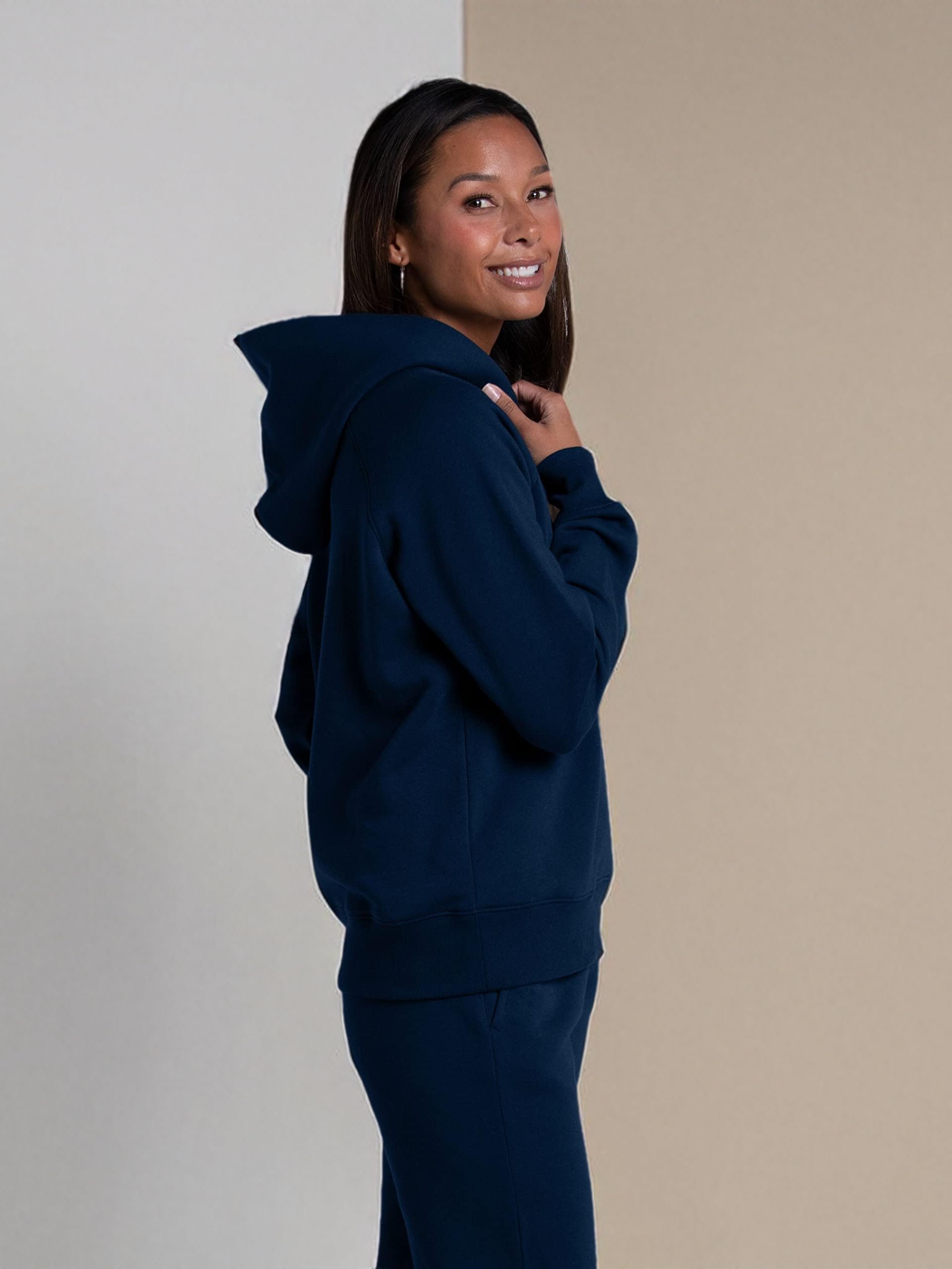 Fruit of the Loom Women's Fleece Sweatshirts & Hoodies - Soft Crewneck Pullover for Casual Wear, Lounge & Outdoor Activities