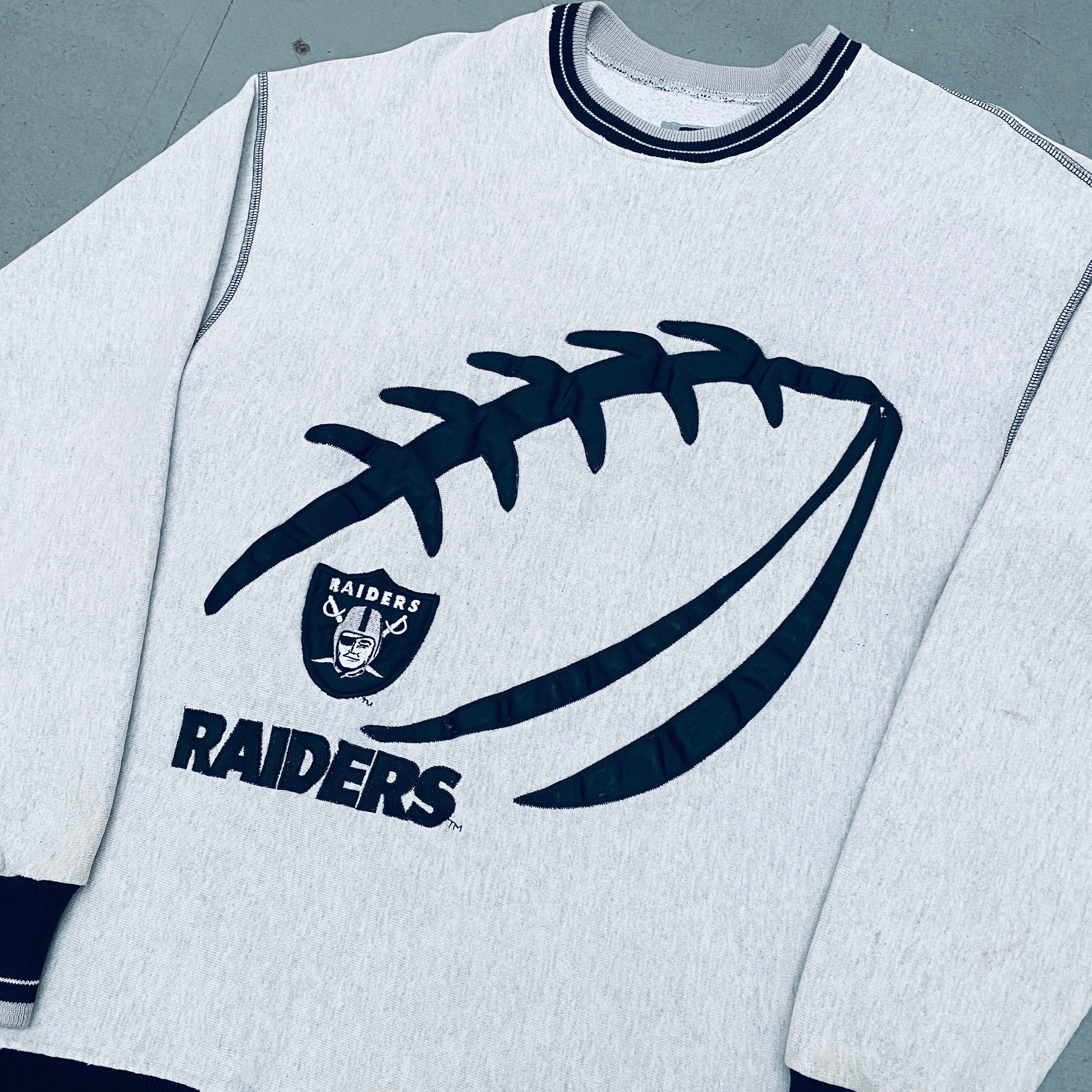 Oakland Raiders 1990s Embroidered Spellout Sweatshirt (Medium) - Vintage NFL Football Fan Apparel for Game Day & Casual Wear