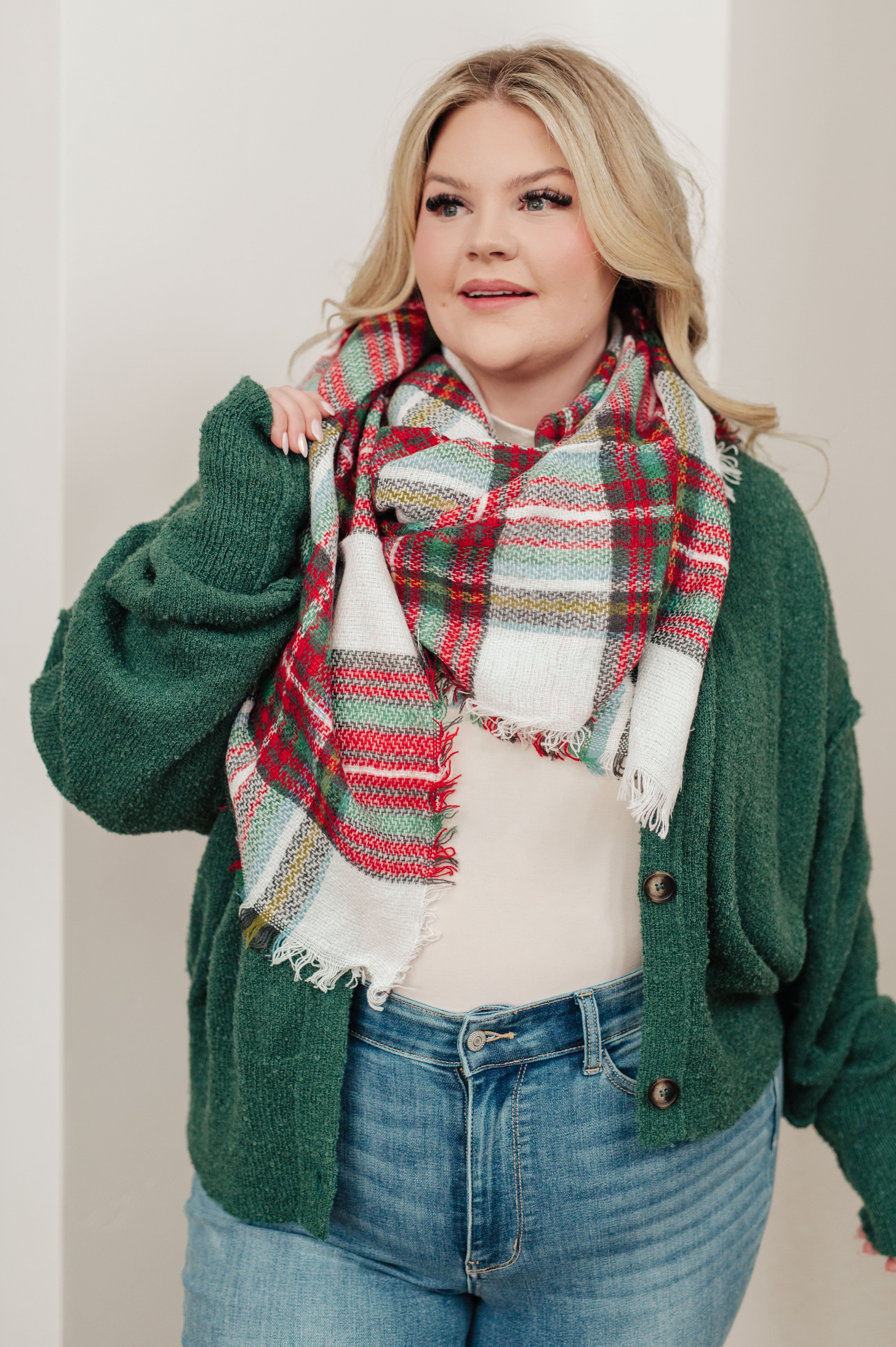 Warm Holiday Plaid Scarf for Women & Men - Soft Winter Fashion Accessory - Perfect for Christmas Gifts, Outdoor Activities & Cold Weather
