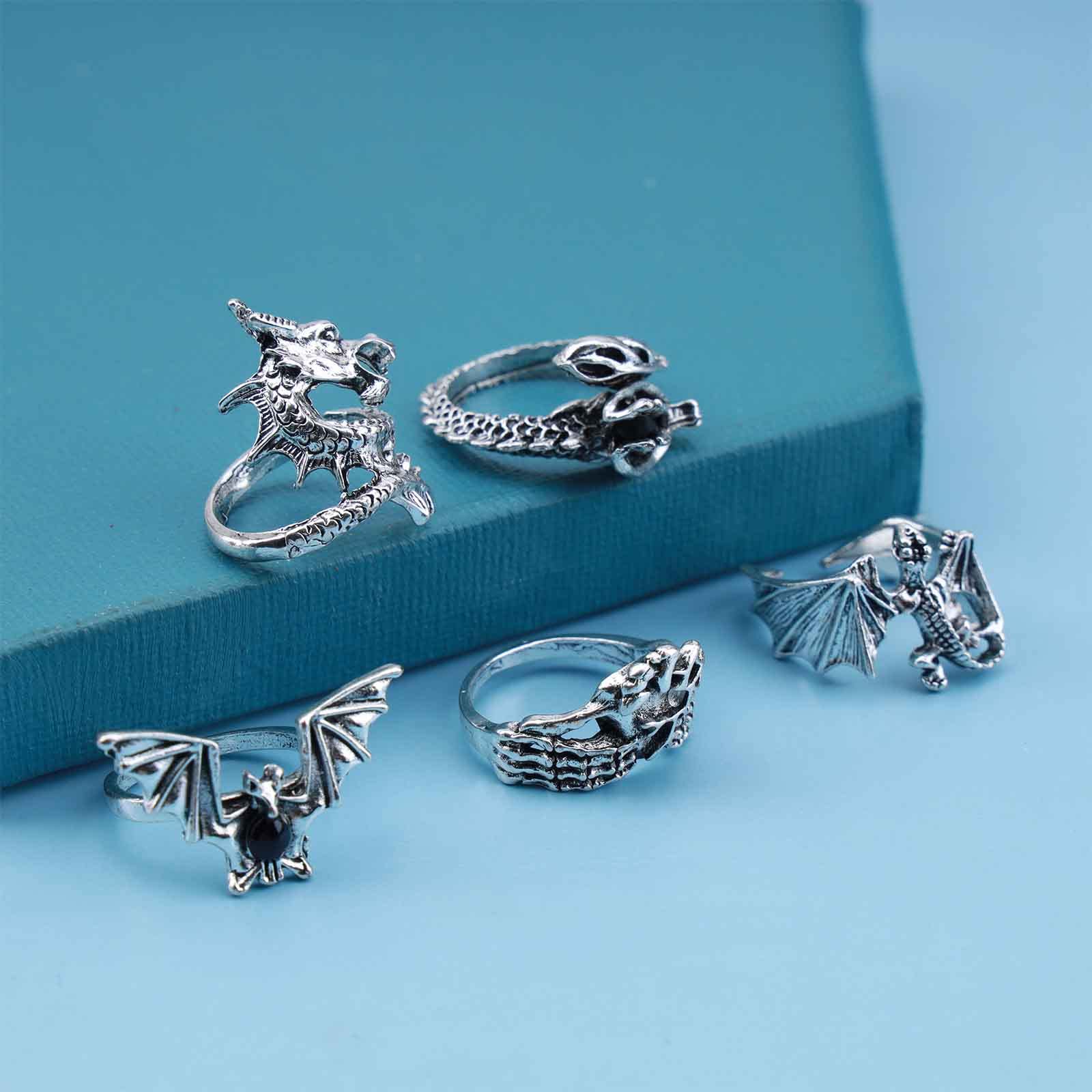 Gothic Dragon Rings Set - Vintage Silver Bat & Dragon Heart Stackable Rings for Women, Halloween Jewelry Gifts (5-Piece) - Perfect for Cosplay, Gothic Fashion & Dark Aesthetic Outfits