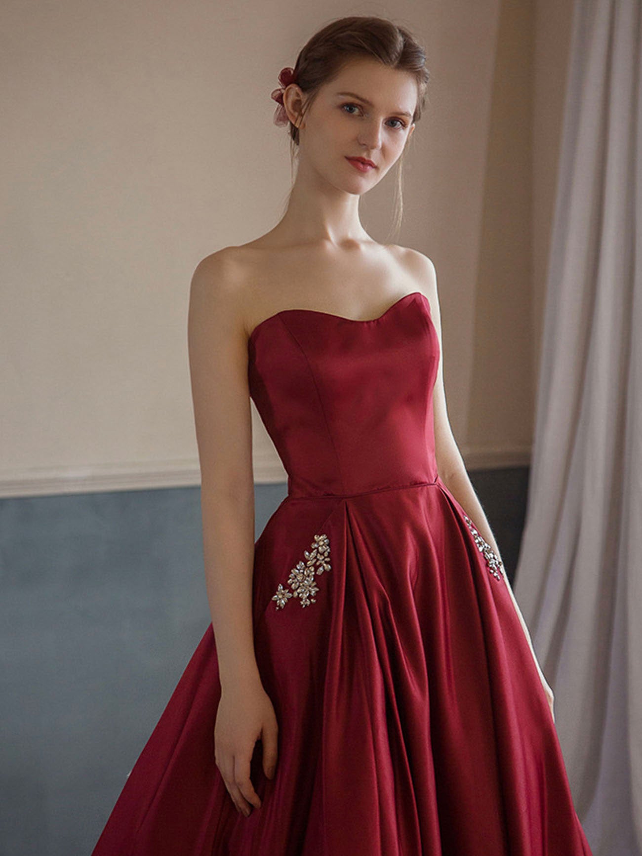 Elegant Burgundy Satin Long Prom Dress for Women - Formal Graduation Gown with Slit - Perfect for Homecoming, Evening Parties & Special Occasions