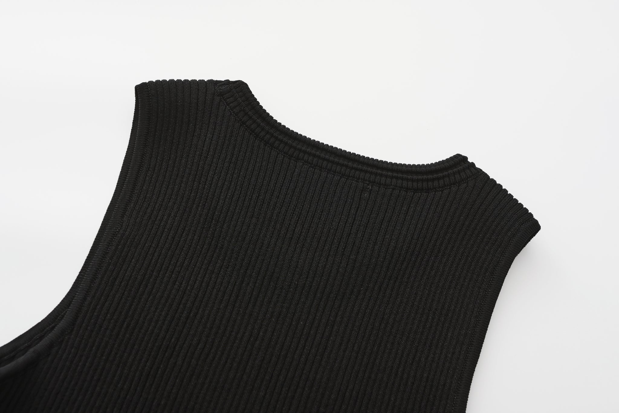 Women's Cut Out Tank Top - Sexy Sleeveless Crop Top for Summer, Gym, and Beach Wear | Fashionable Workout & Casual Outfit