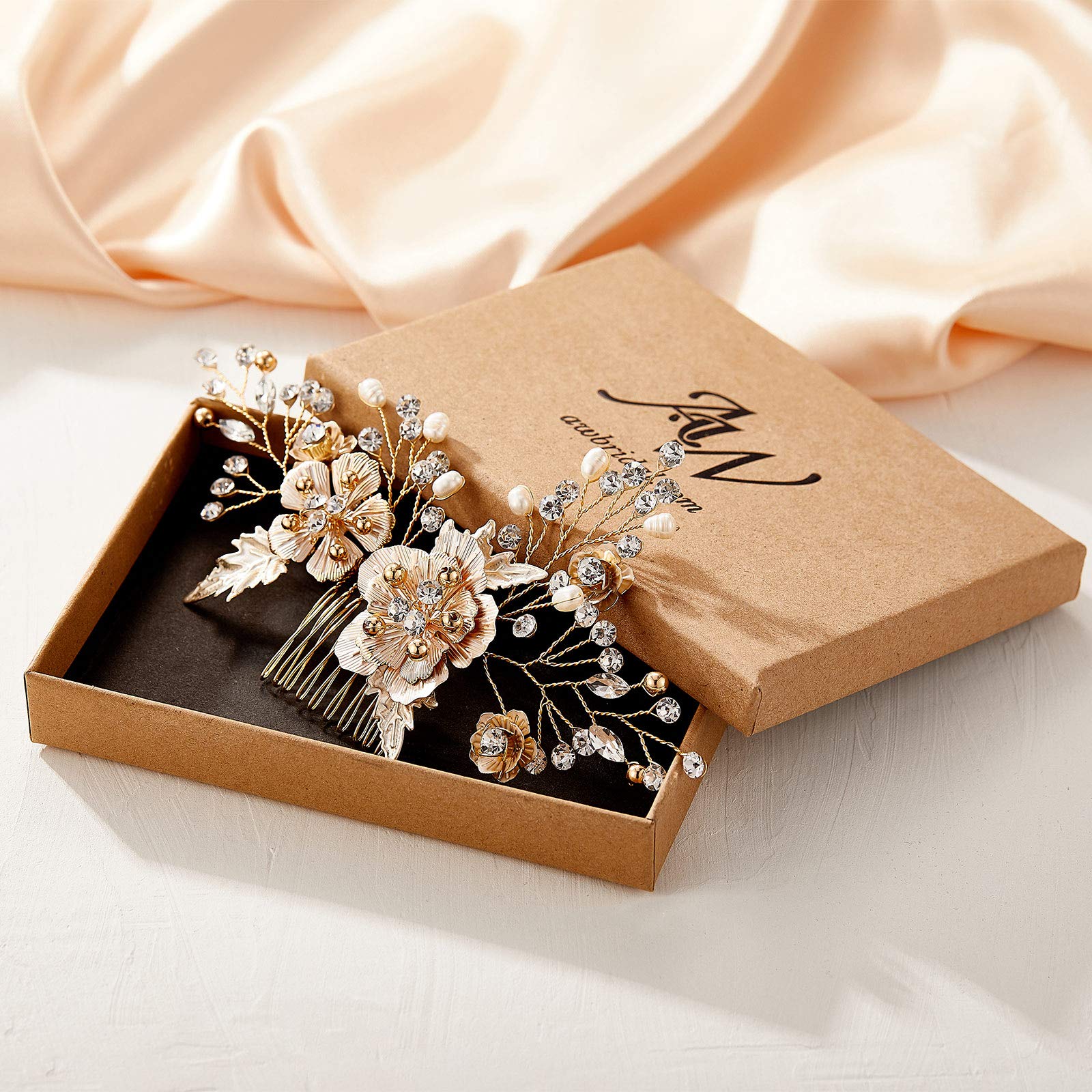 Elegant Pearl Flower Wedding Hair Comb - Gold Bridal Hair Accessory for Bride | Perfect for Weddings, Prom & Special Occasions