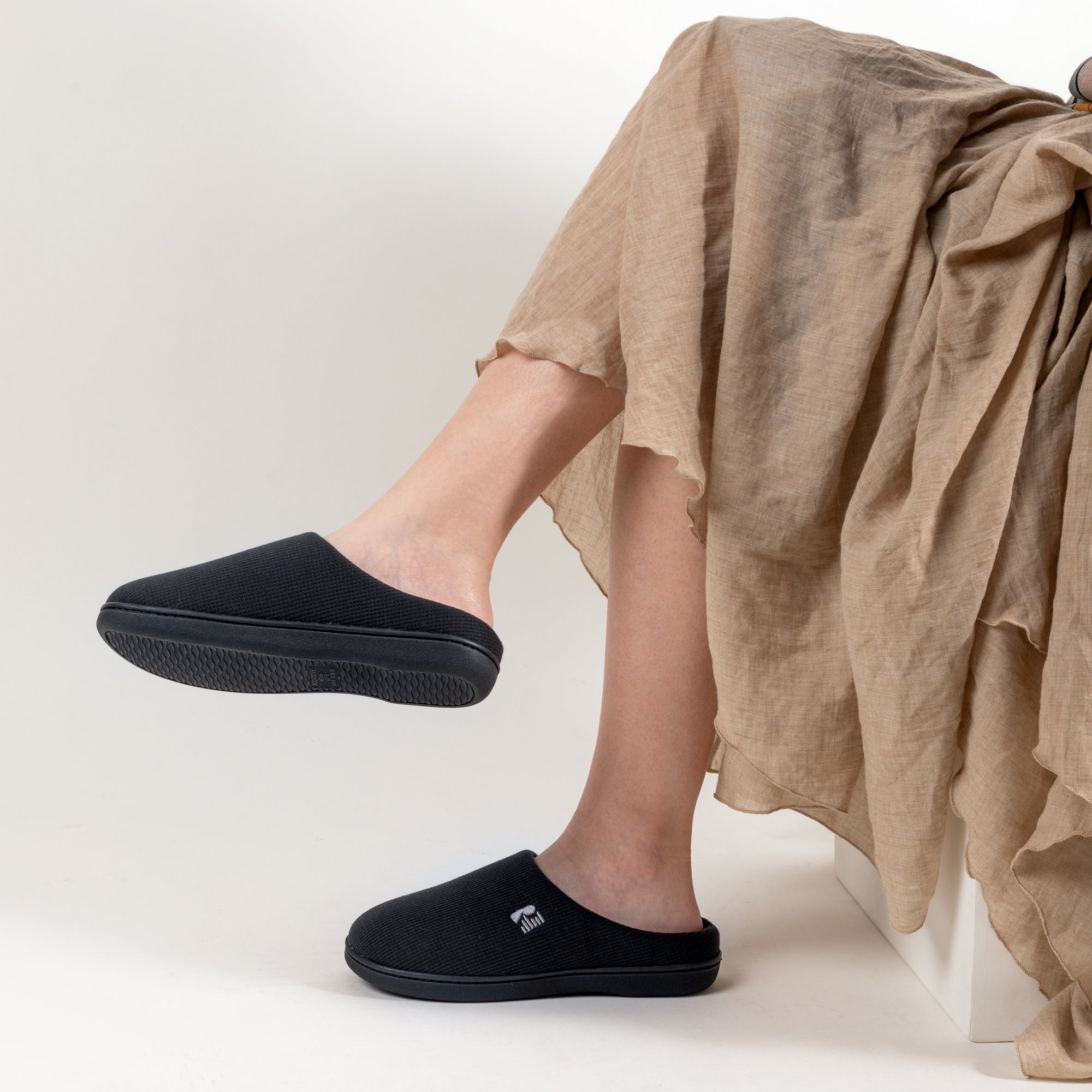 Women's Comfortable Two-Tone Memory Foam House Slippers - Soft Indoor Slides for Relaxation at Home, Perfect for Lounging and Cozy Evenings