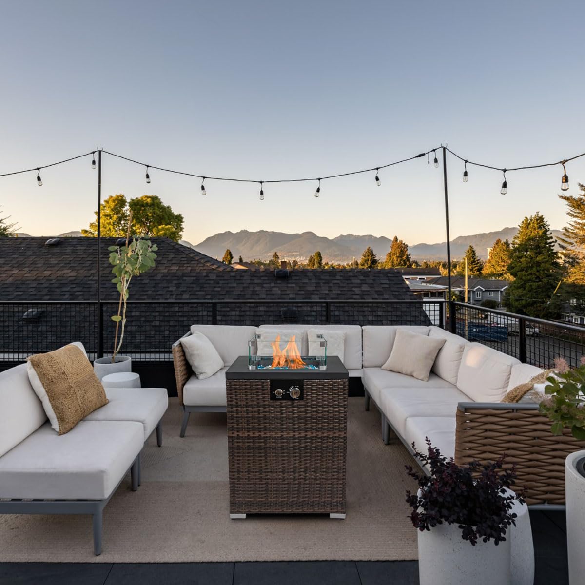 22in Outdoor Propane Gas Fire Pit Table - 40,000 BTU Auto-Ignition Fire Pit with Wind Guard & Glass Rocks - Weather-Resistant Steel Tabletop & Brown PE Rattan - Perfect for Patio, Backyard, and Garden Gatherings