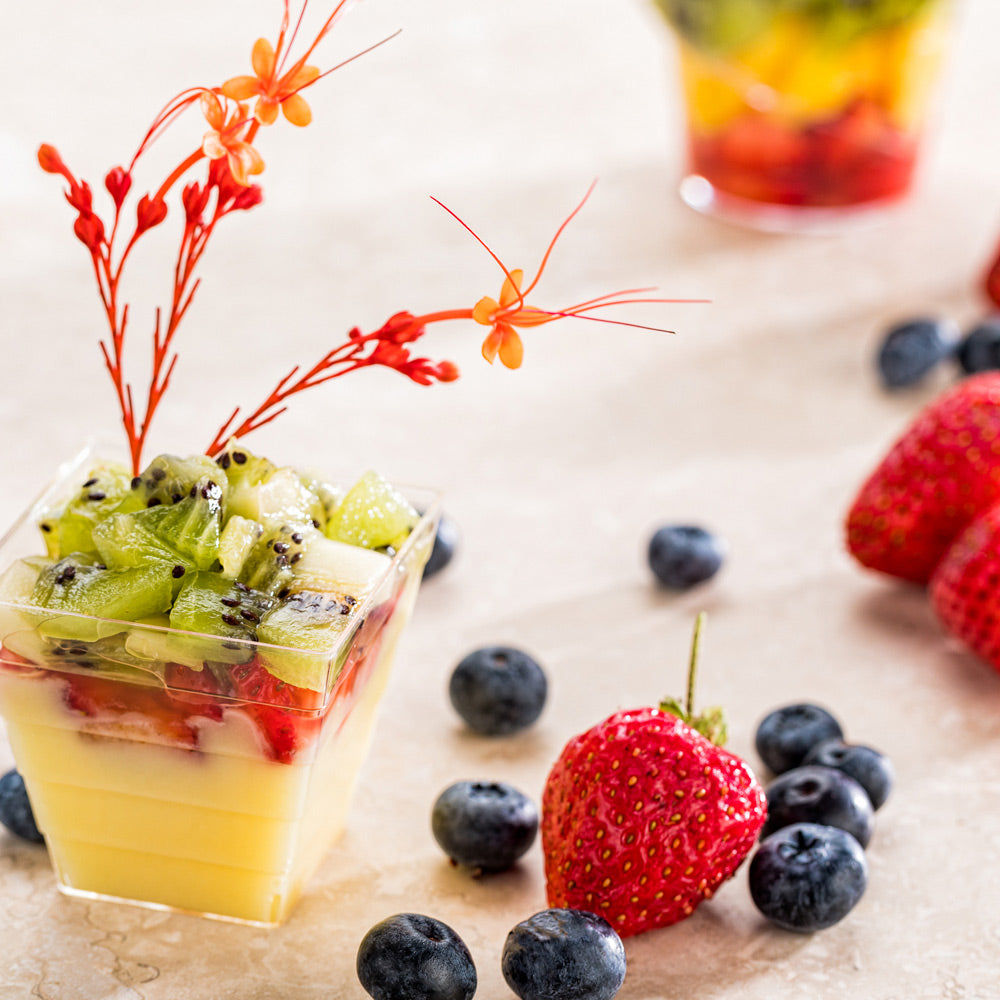 100 Pack 2 oz Square Clear Plastic Mini Apogee Kova Cups with 100 Silver Plastic Mini Forks - Perfect for Parties, Weddings, and Dessert Tastings