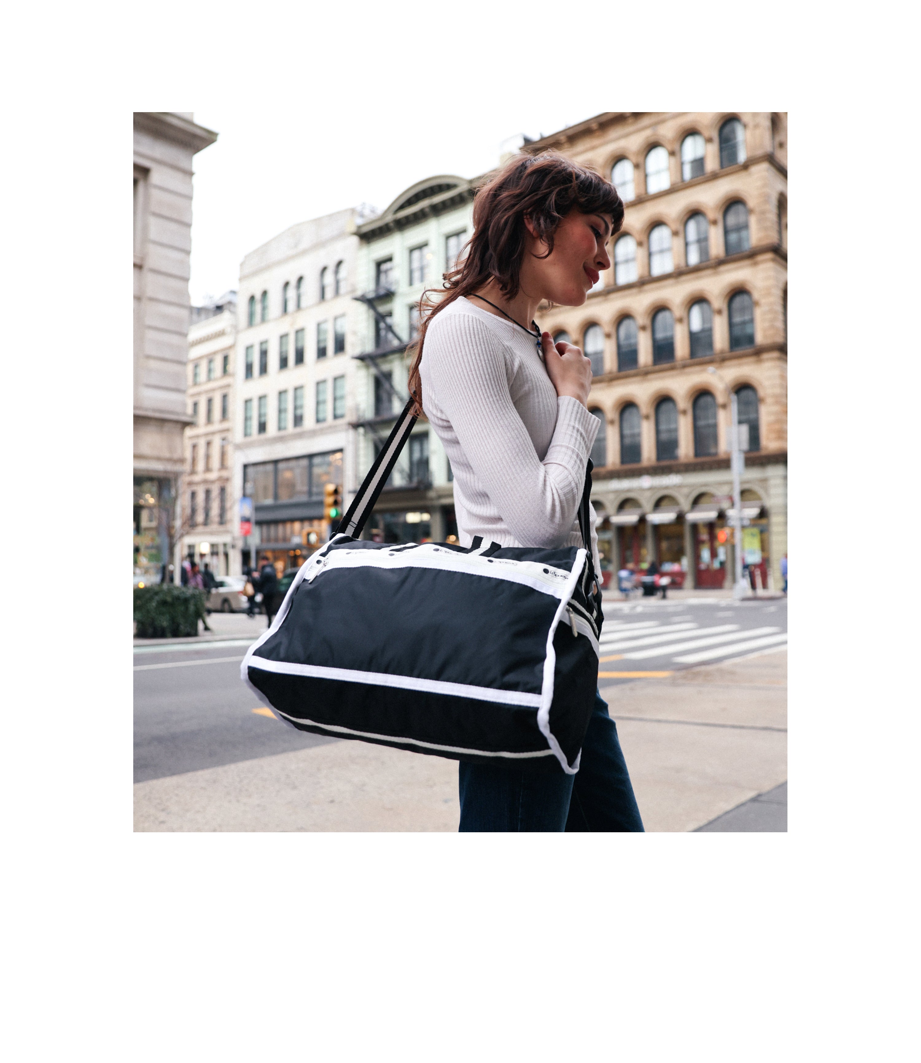 Premium Medium Weekender Travel Bag - Stylish & Durable Carry-On for Weekend Getaways, Business Trips & Gym Essentials (Black)
