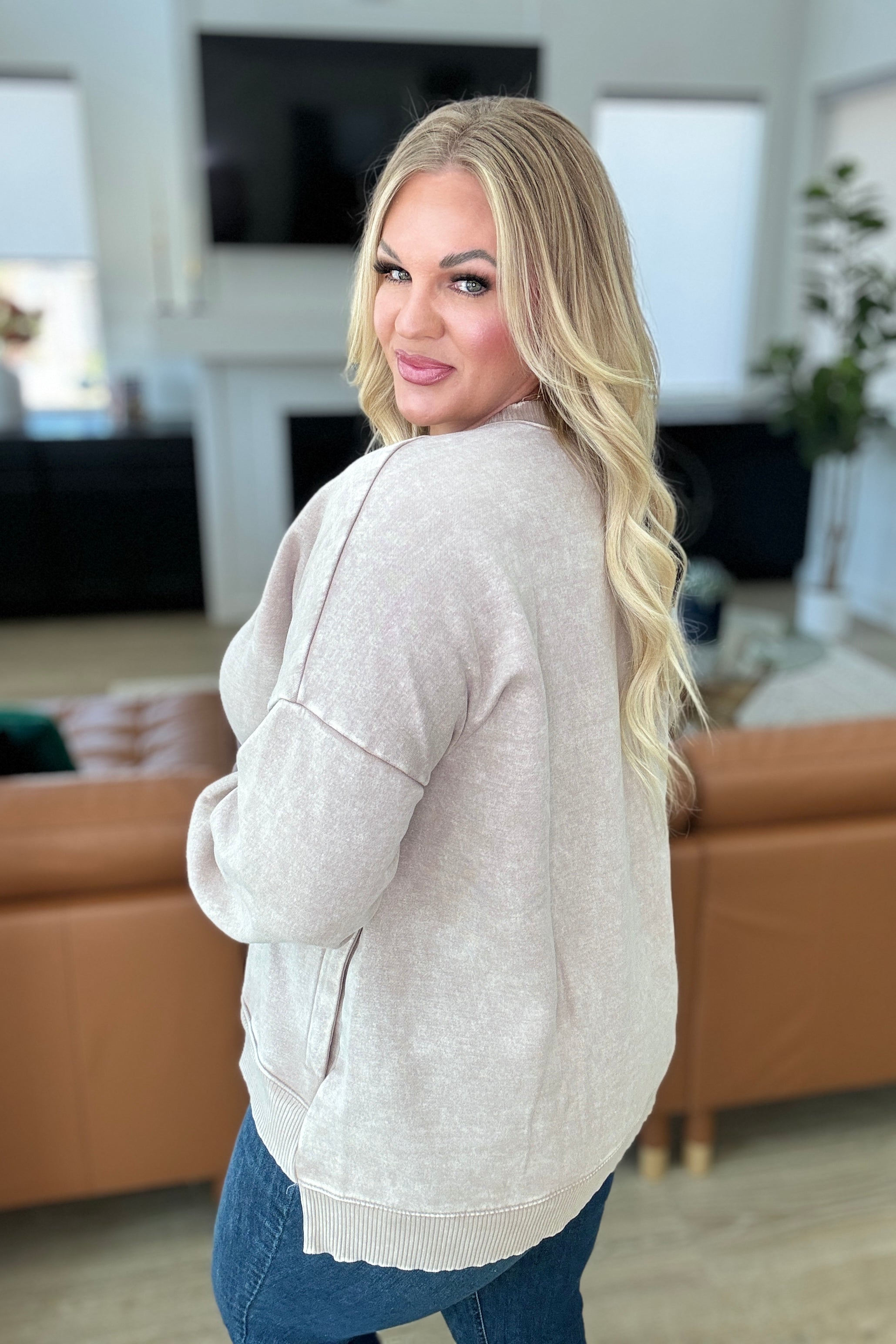 Mineral Wash Step Hem Sweatshirt for Women - Soft Ash Mocha Pullover | Casual Loungewear, Streetwear & Fall Layering Essential